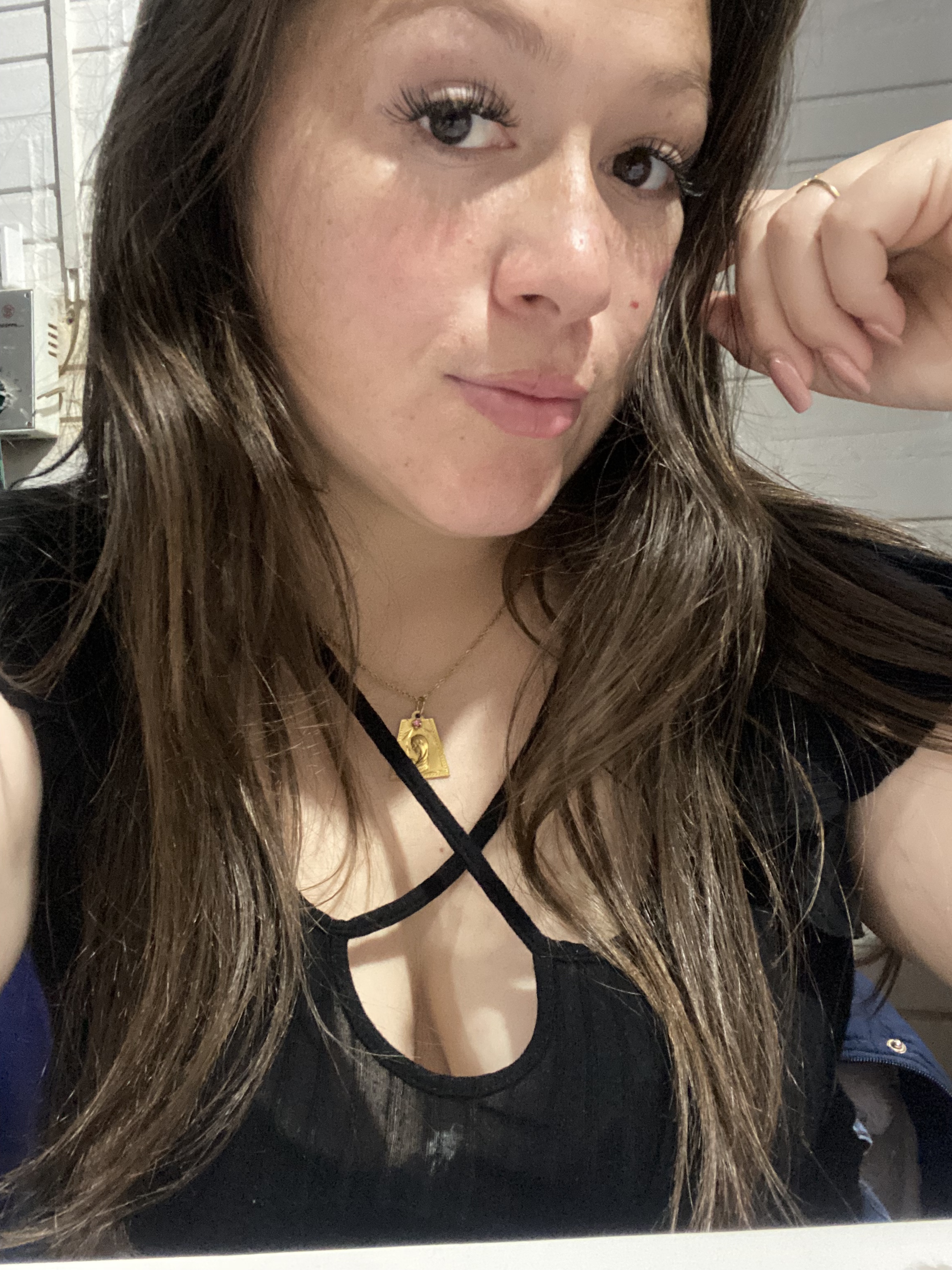 Tinder profile picture for @guada