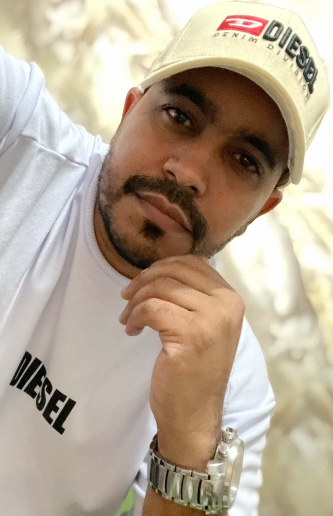 Tinder profile picture for @richer