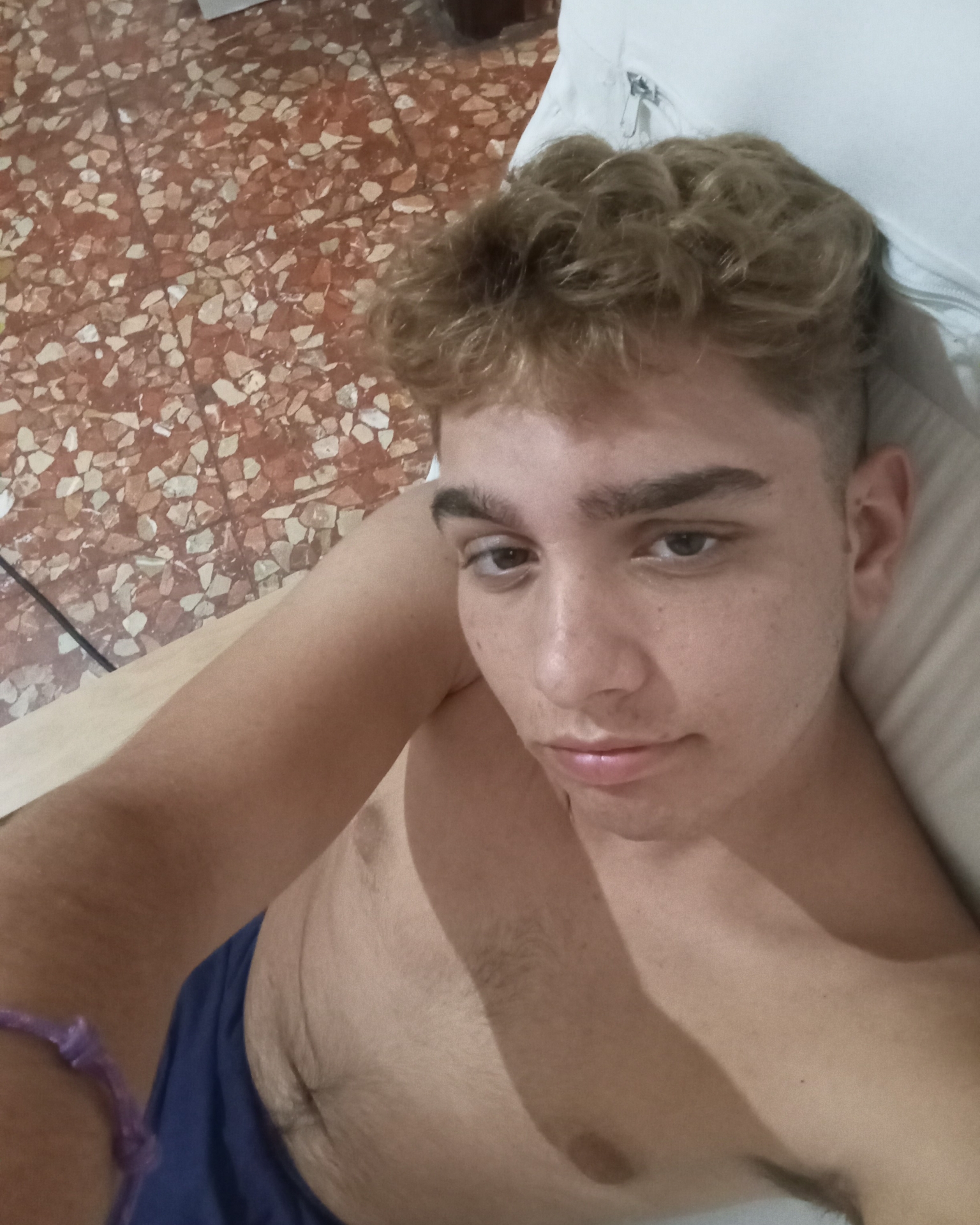 Tinder profile picture for @pedro06