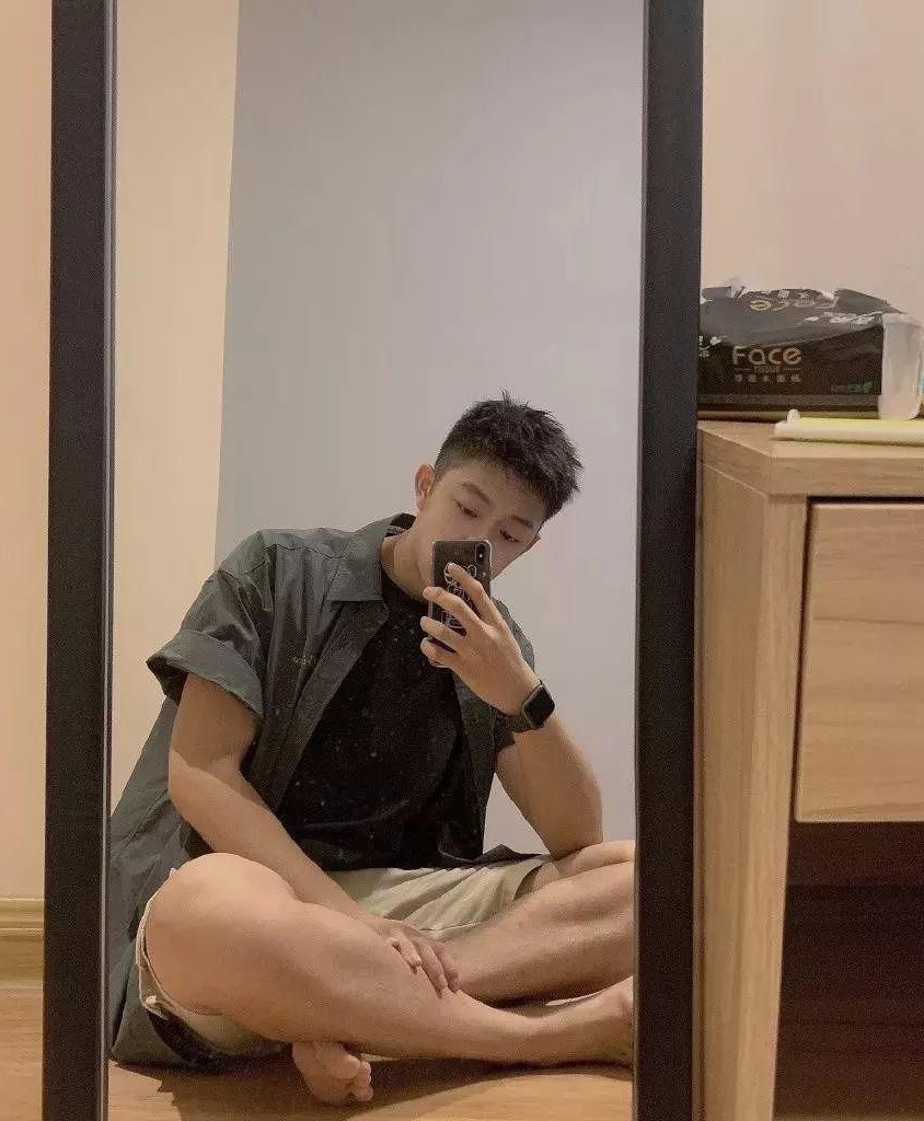 Tinder profile picture for @hoop
