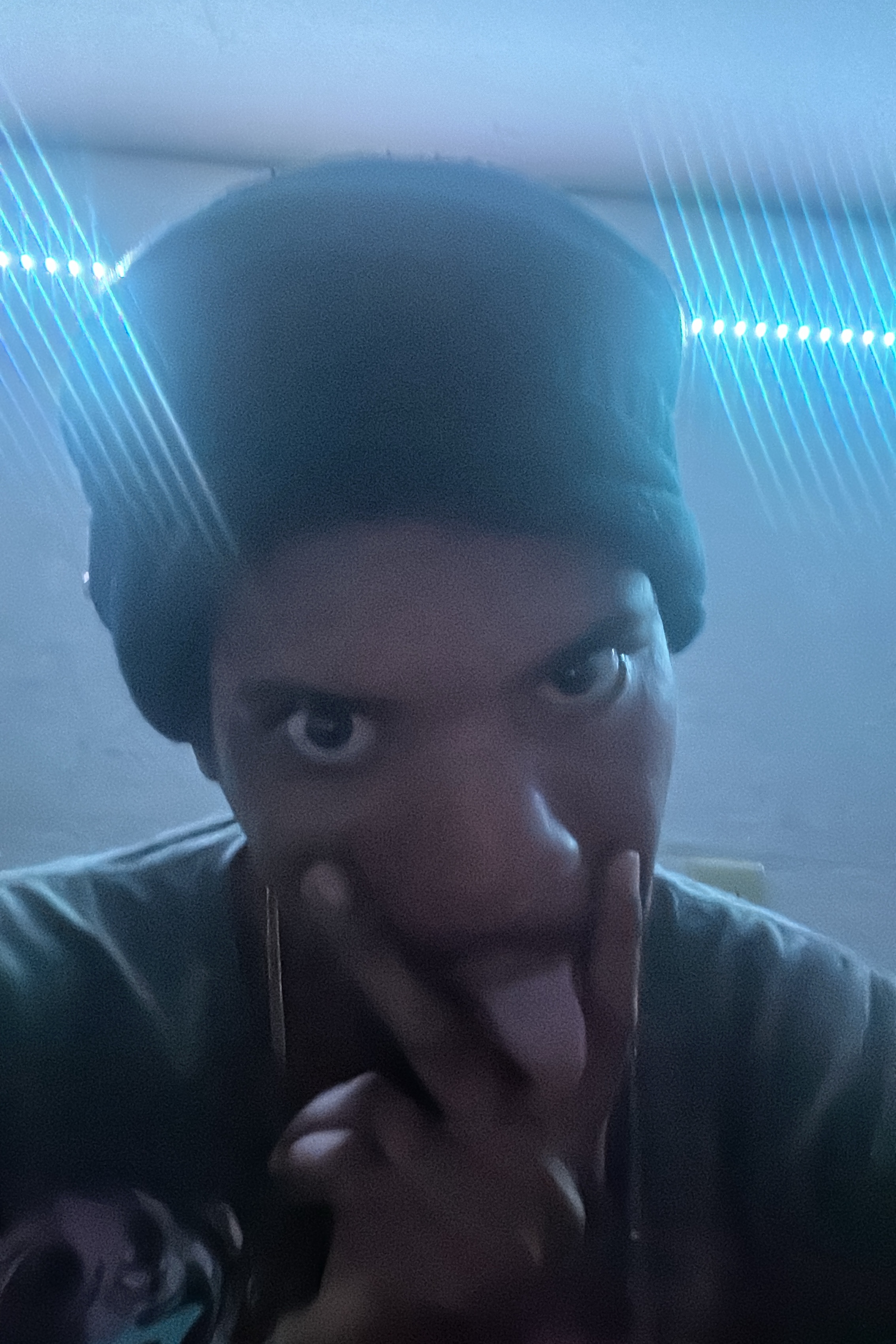 Tinder profile picture for @macintosh