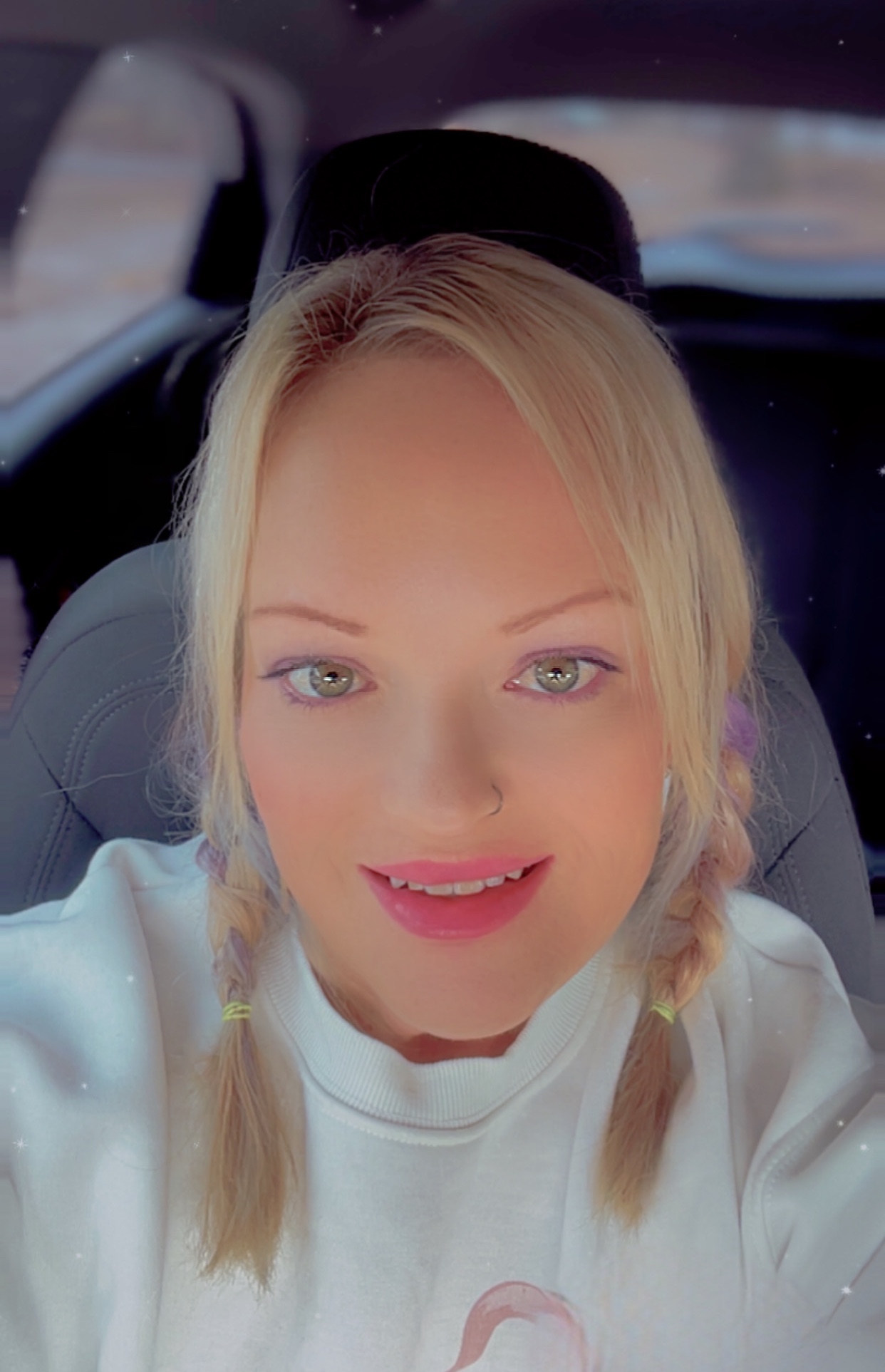 Tinder profile picture for @carrie