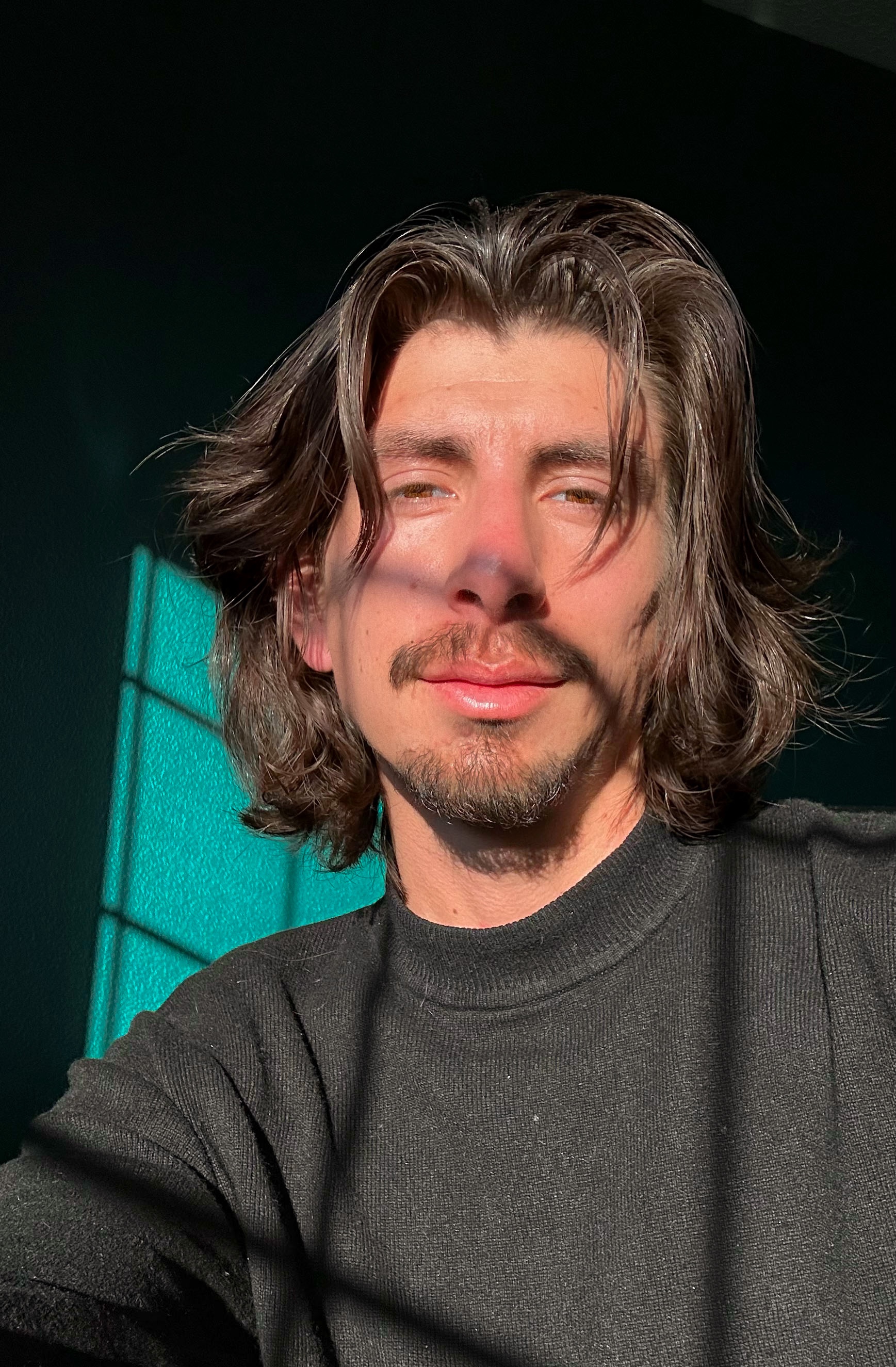 Tinder profile picture for @riot