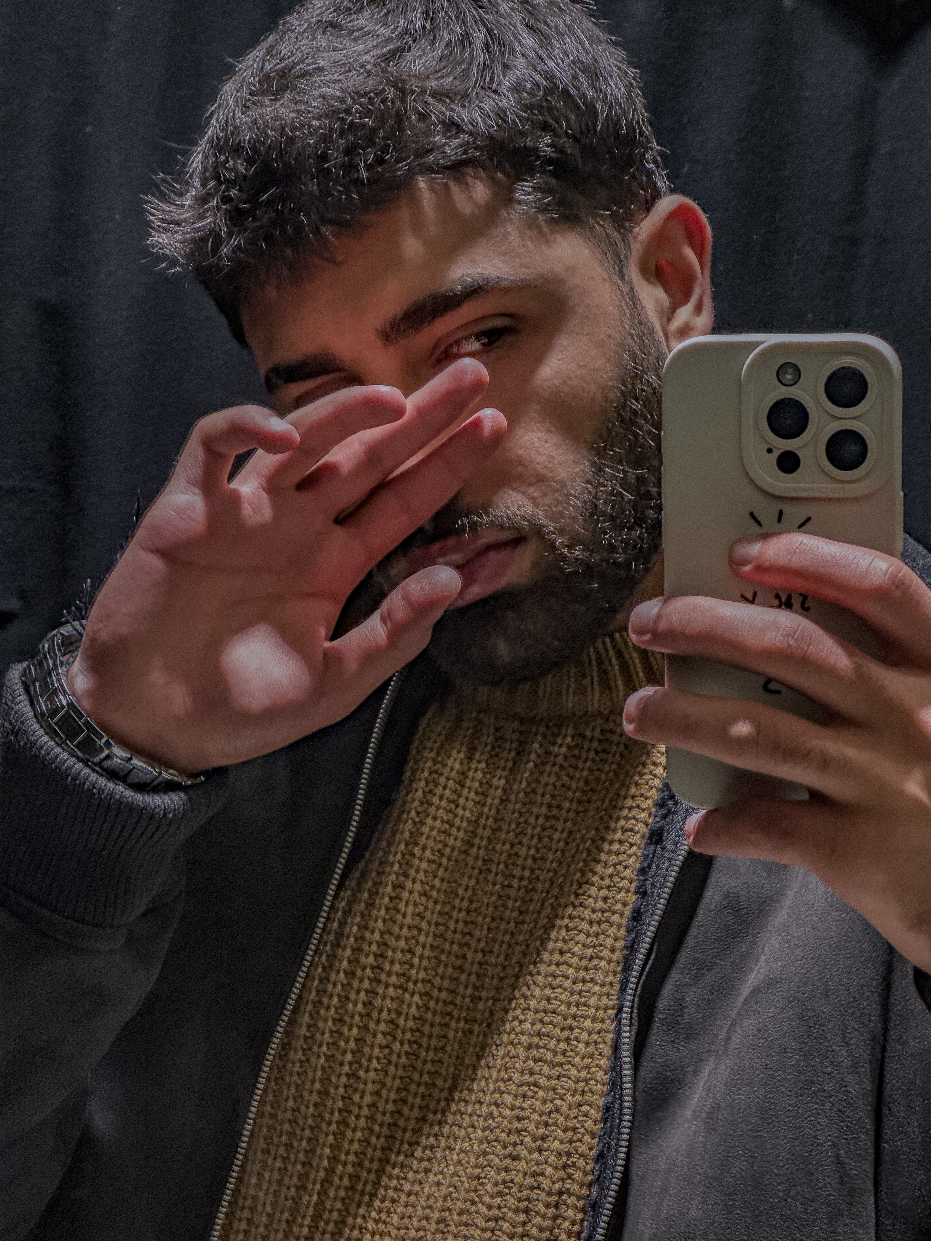 Tinder profile picture for @emirbaba