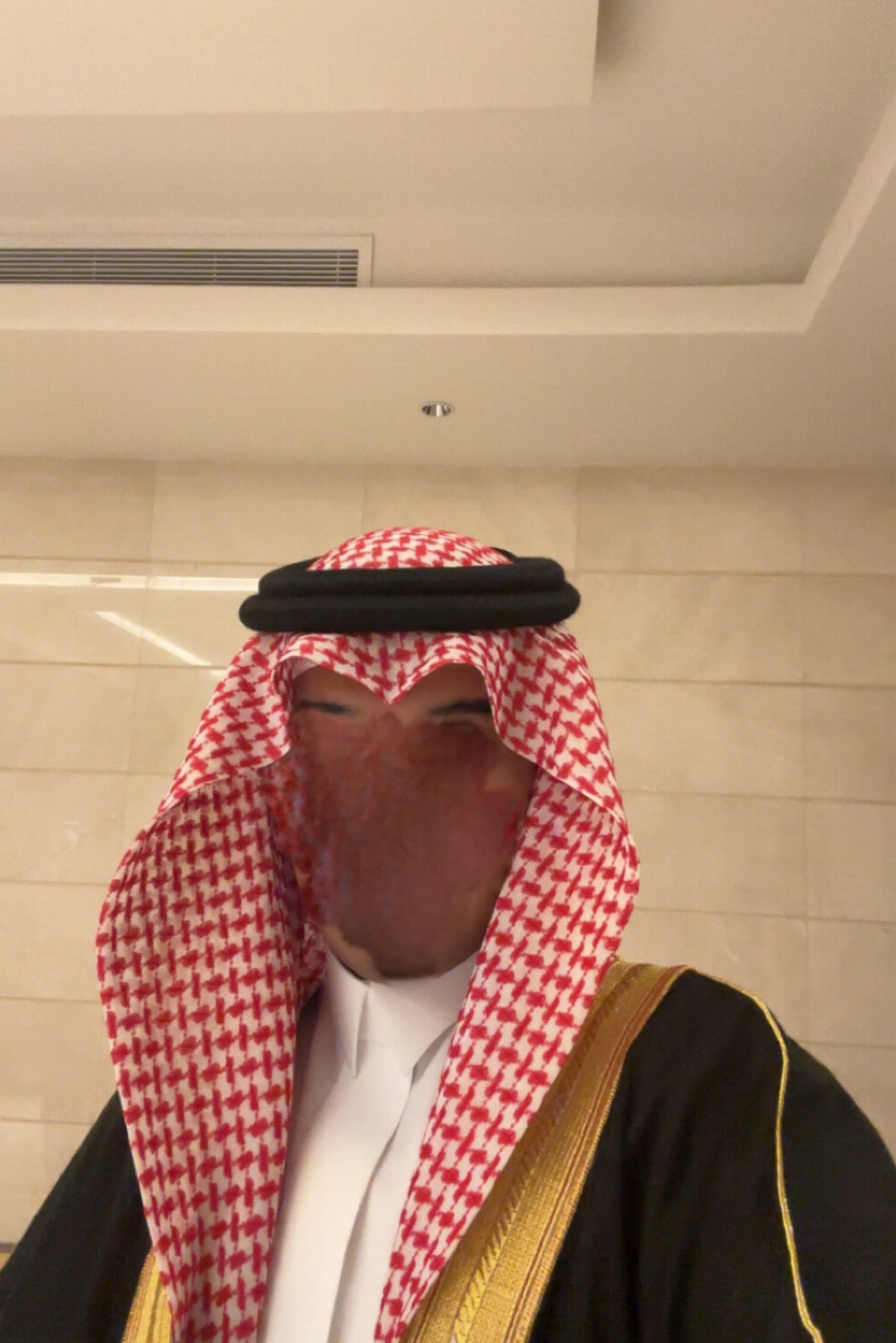 Tinder profile picture for @lllx