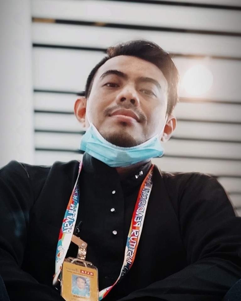 Tinder profile picture for @lock
