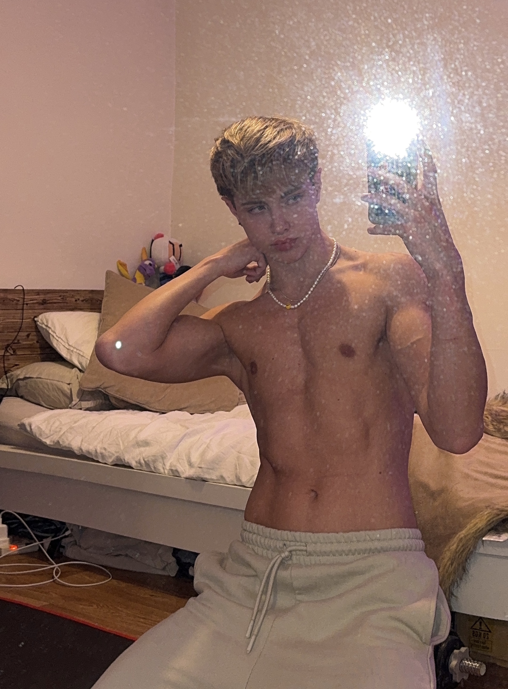 Tinder profile picture for @oooop