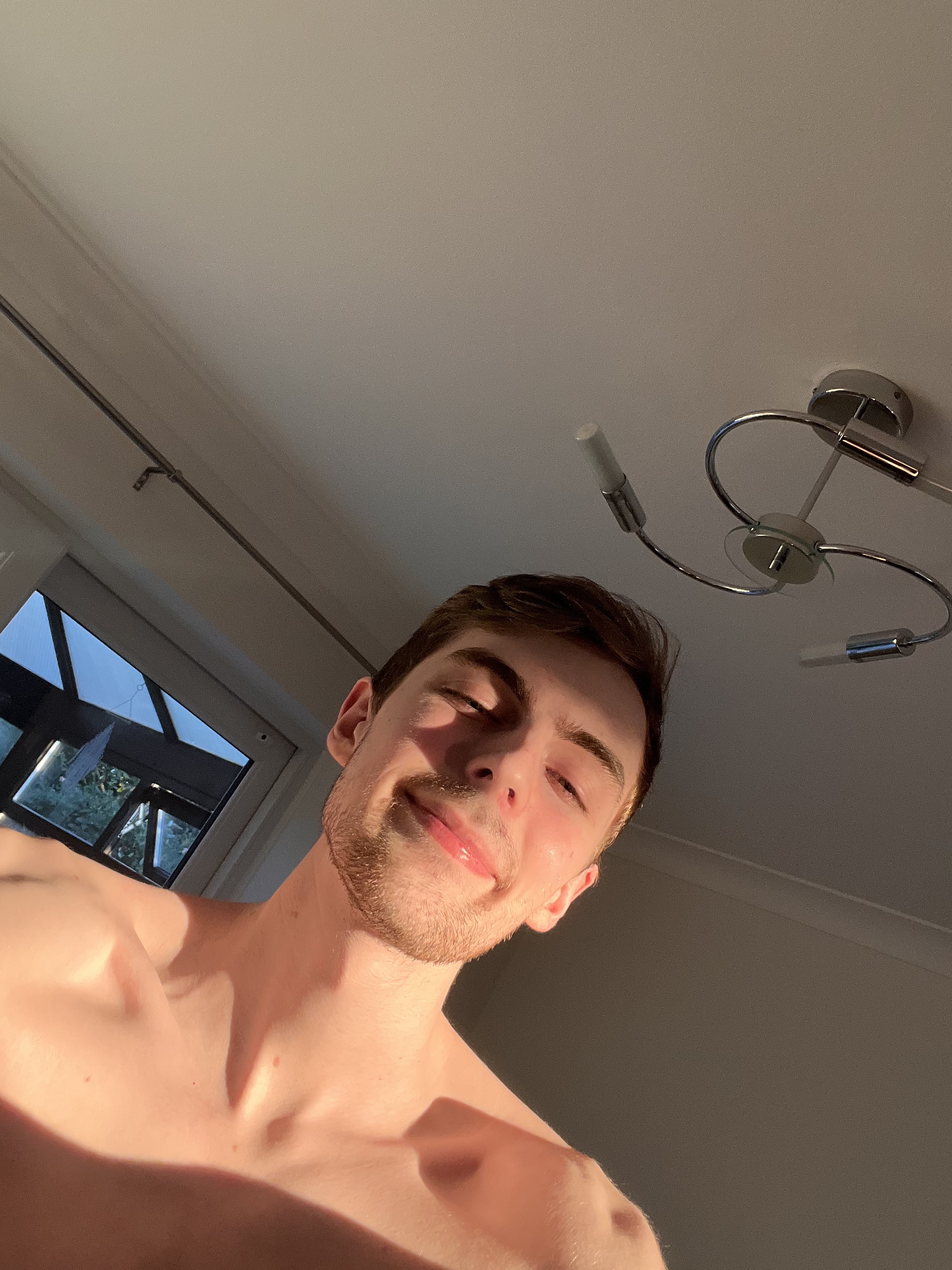 Tinder profile picture for @derogatory