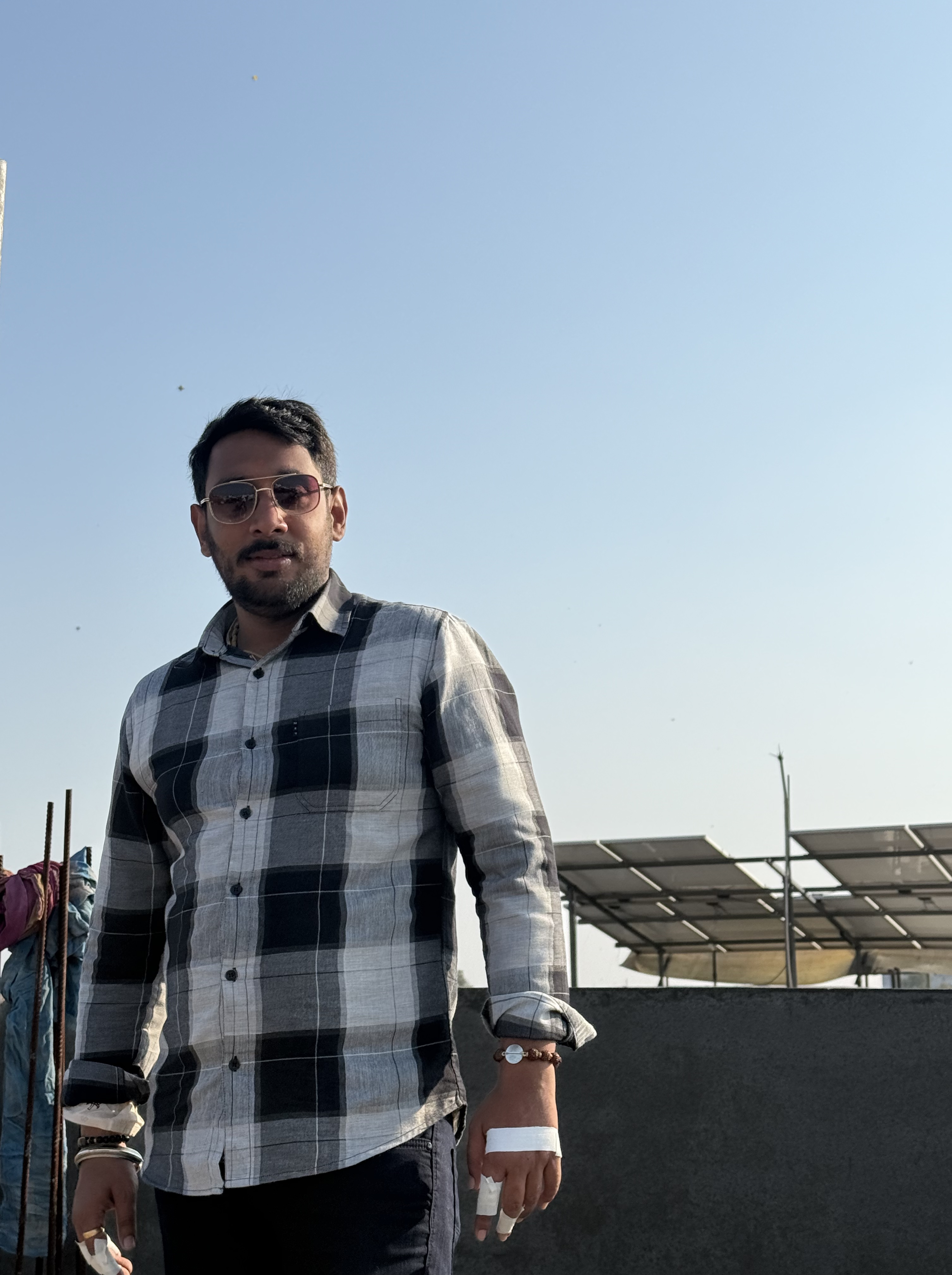 Tinder profile picture for @khanna