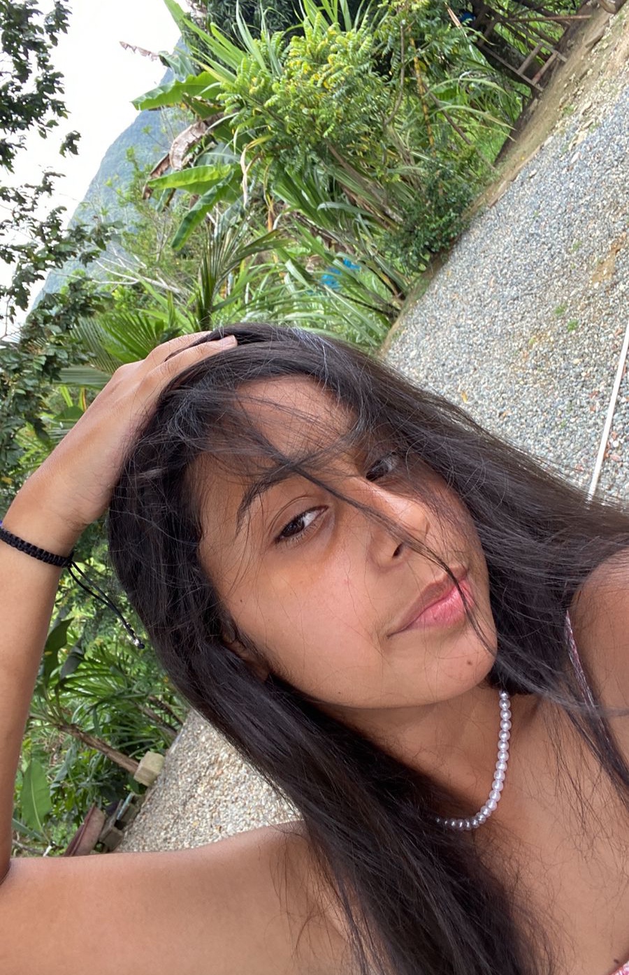 Tinder profile picture for @naomi
