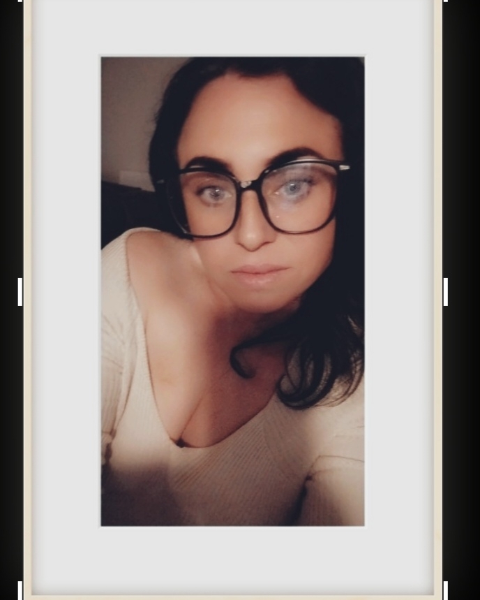 Tinder profile picture for @shelly