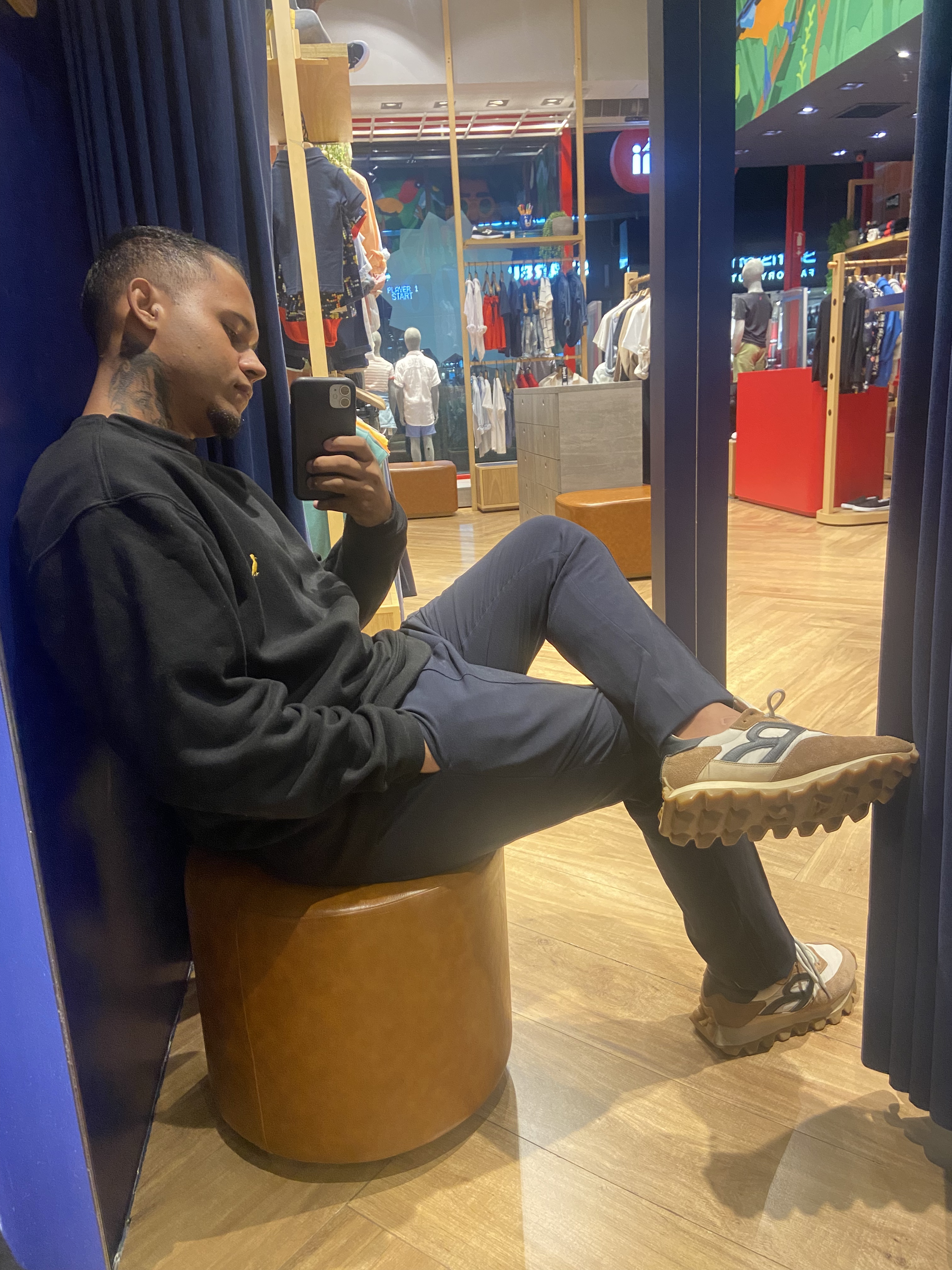 Tinder profile picture for @vini