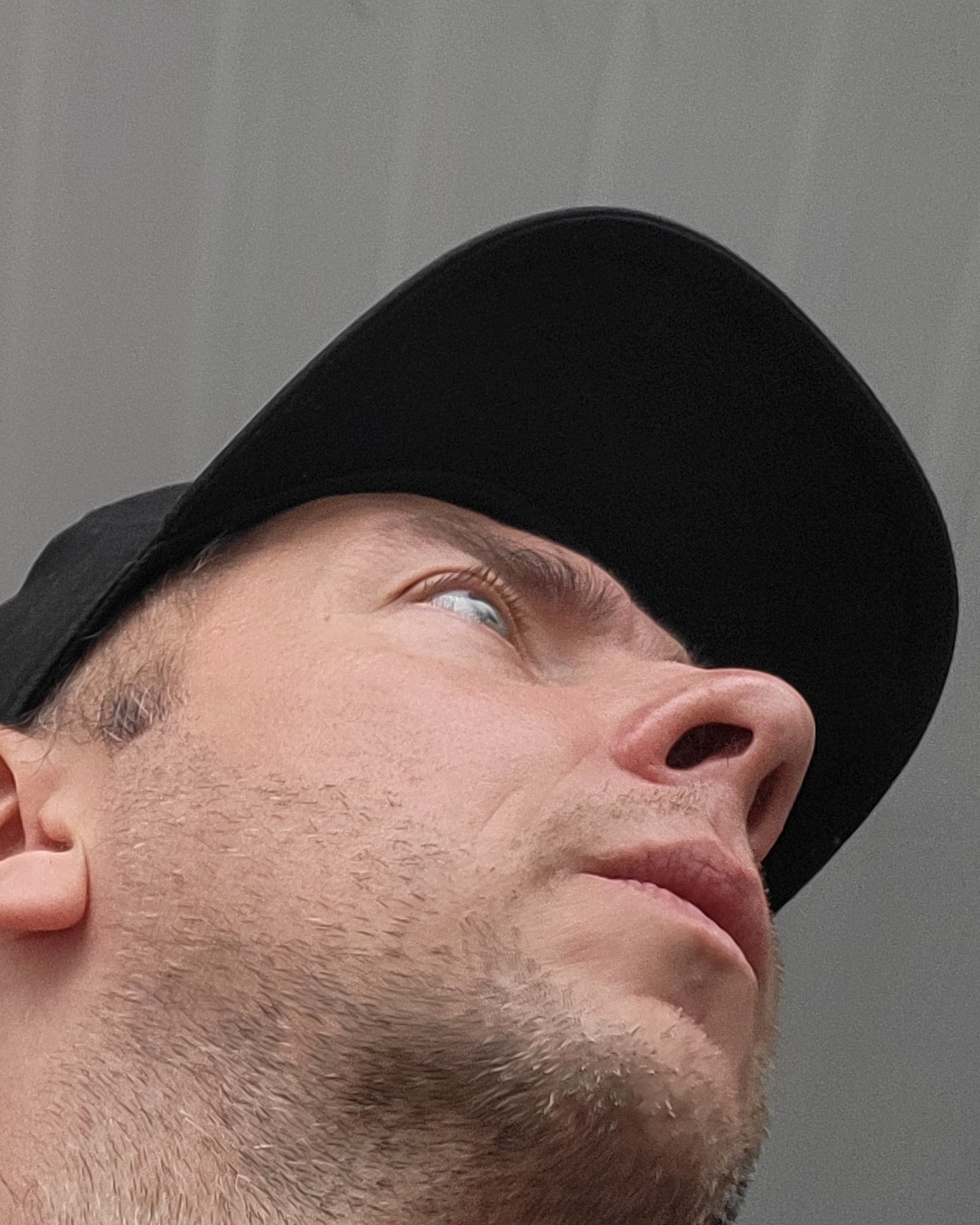 Tinder profile picture for @sanatorium