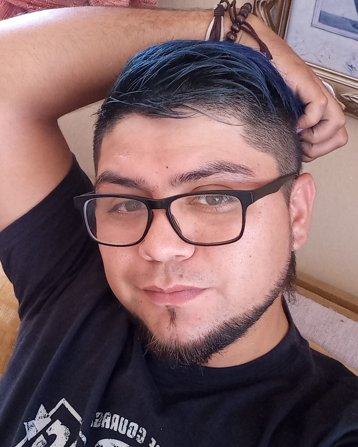 Tinder profile picture for @rau