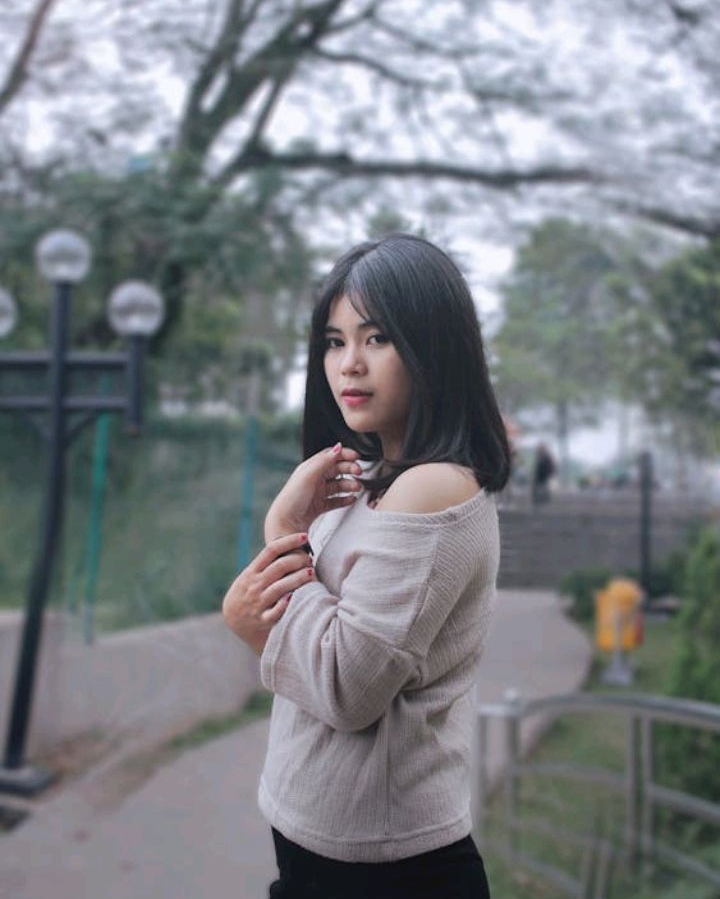 Tinder profile picture for @sinaga