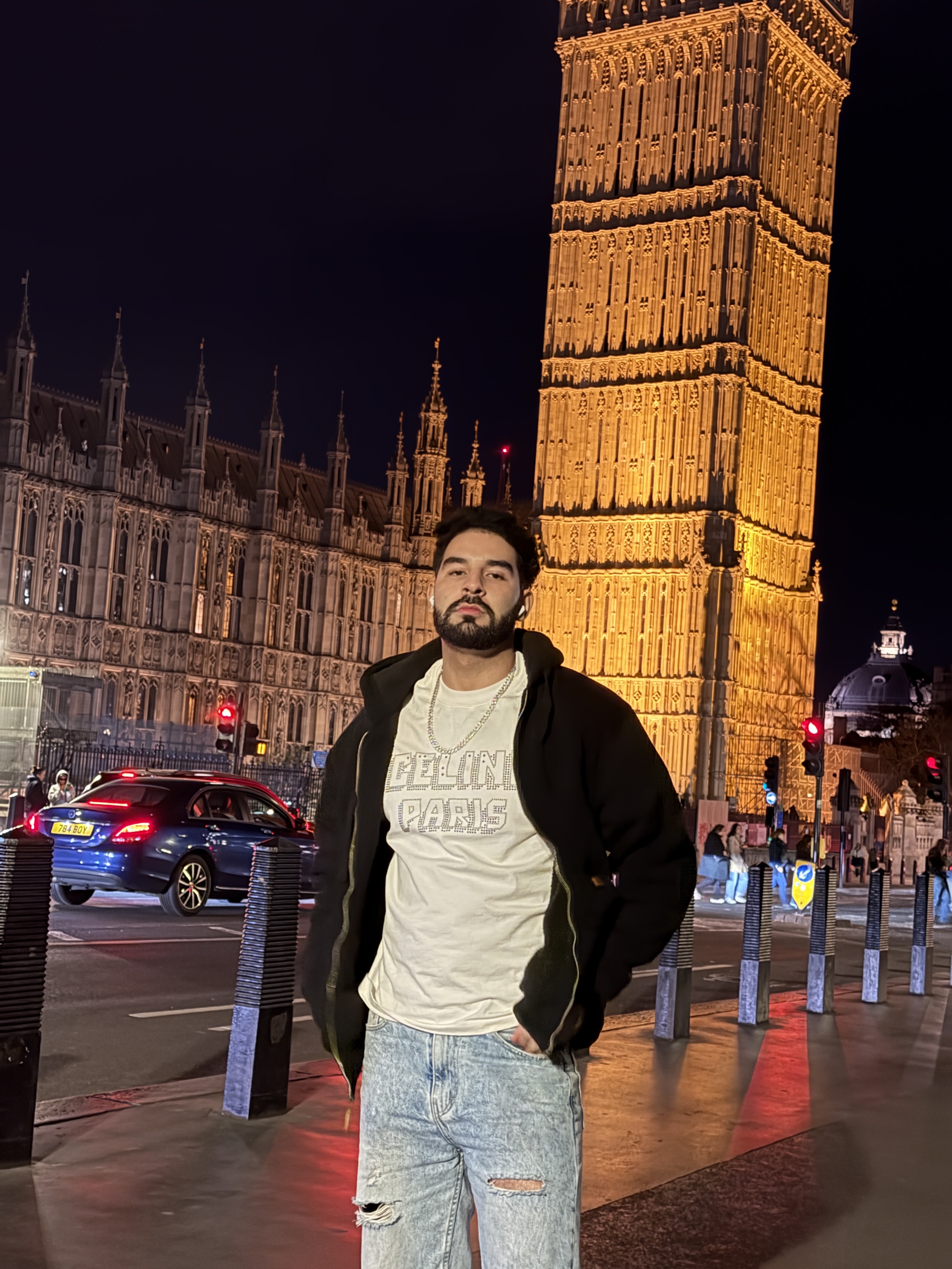 Tinder profile picture for @goliath
