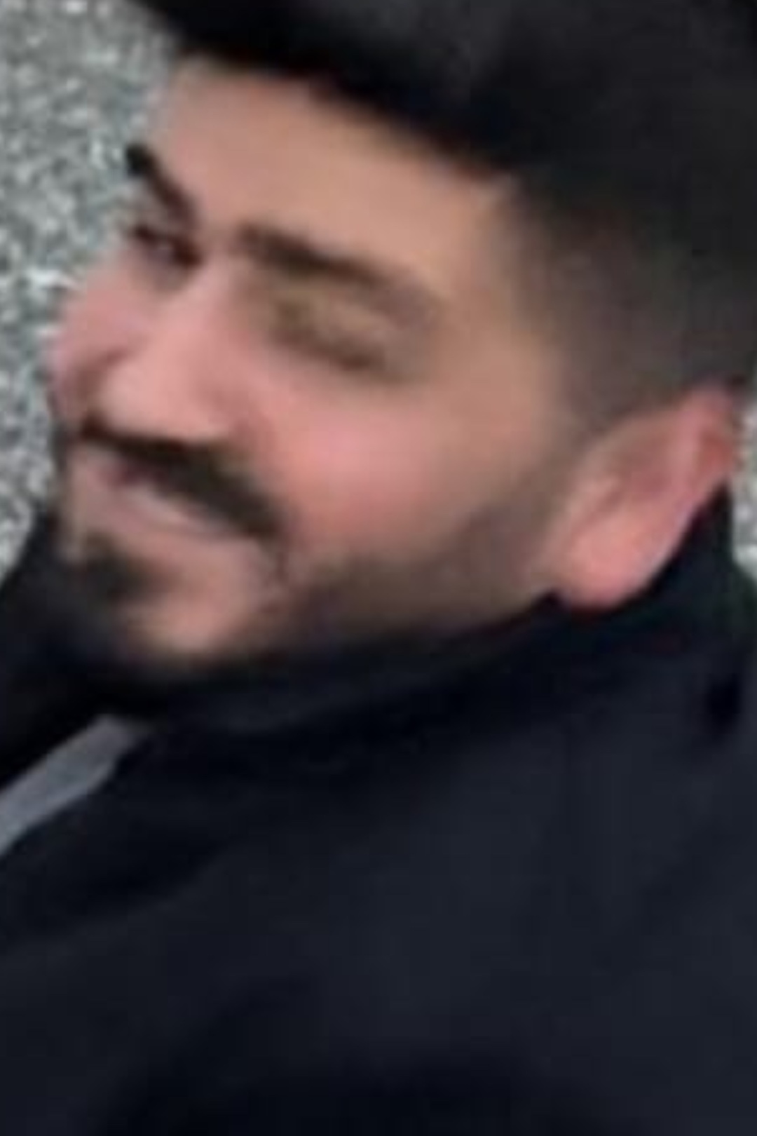 Tinder profile picture for @mustii