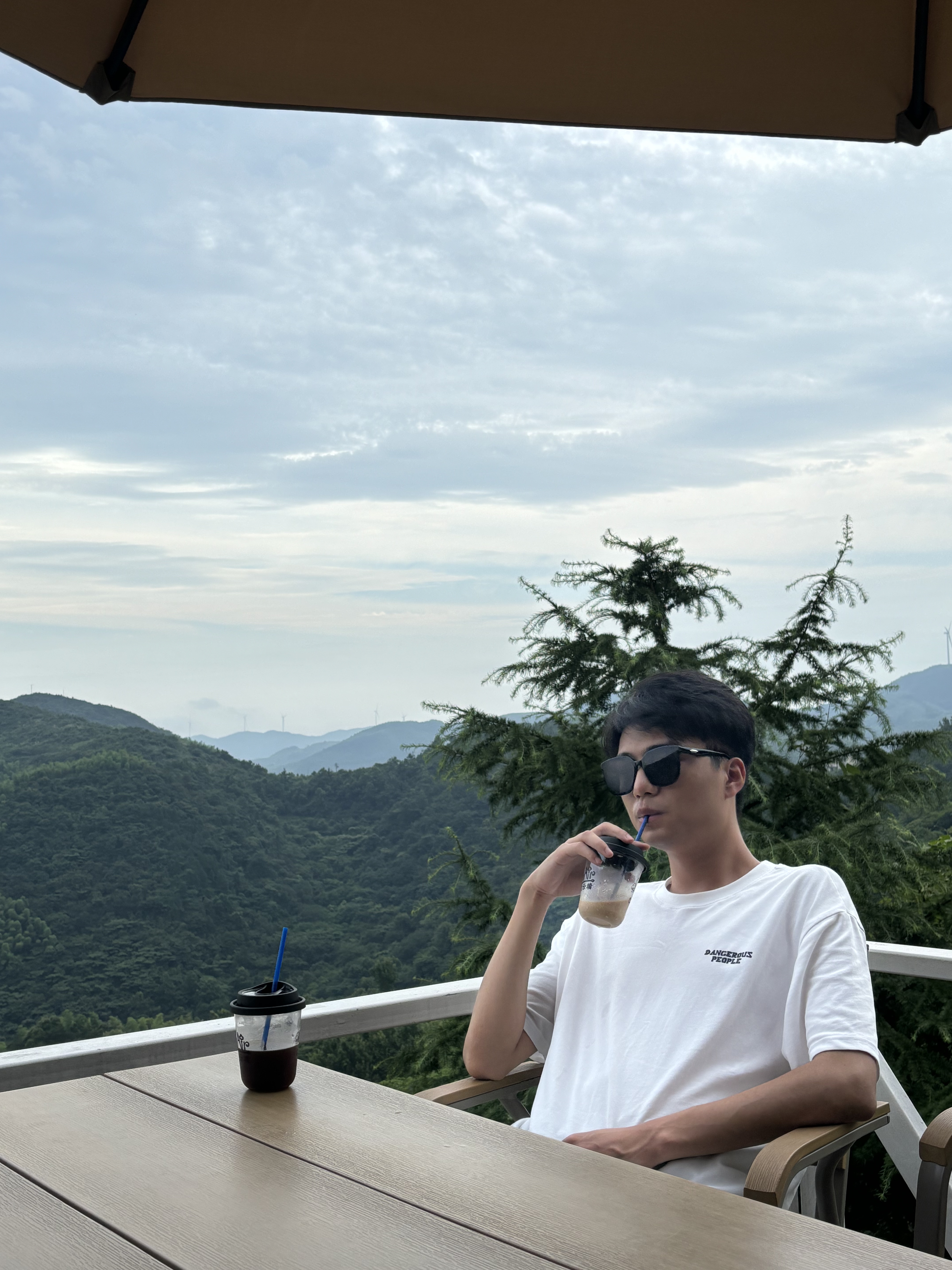 Tinder profile picture for @dang