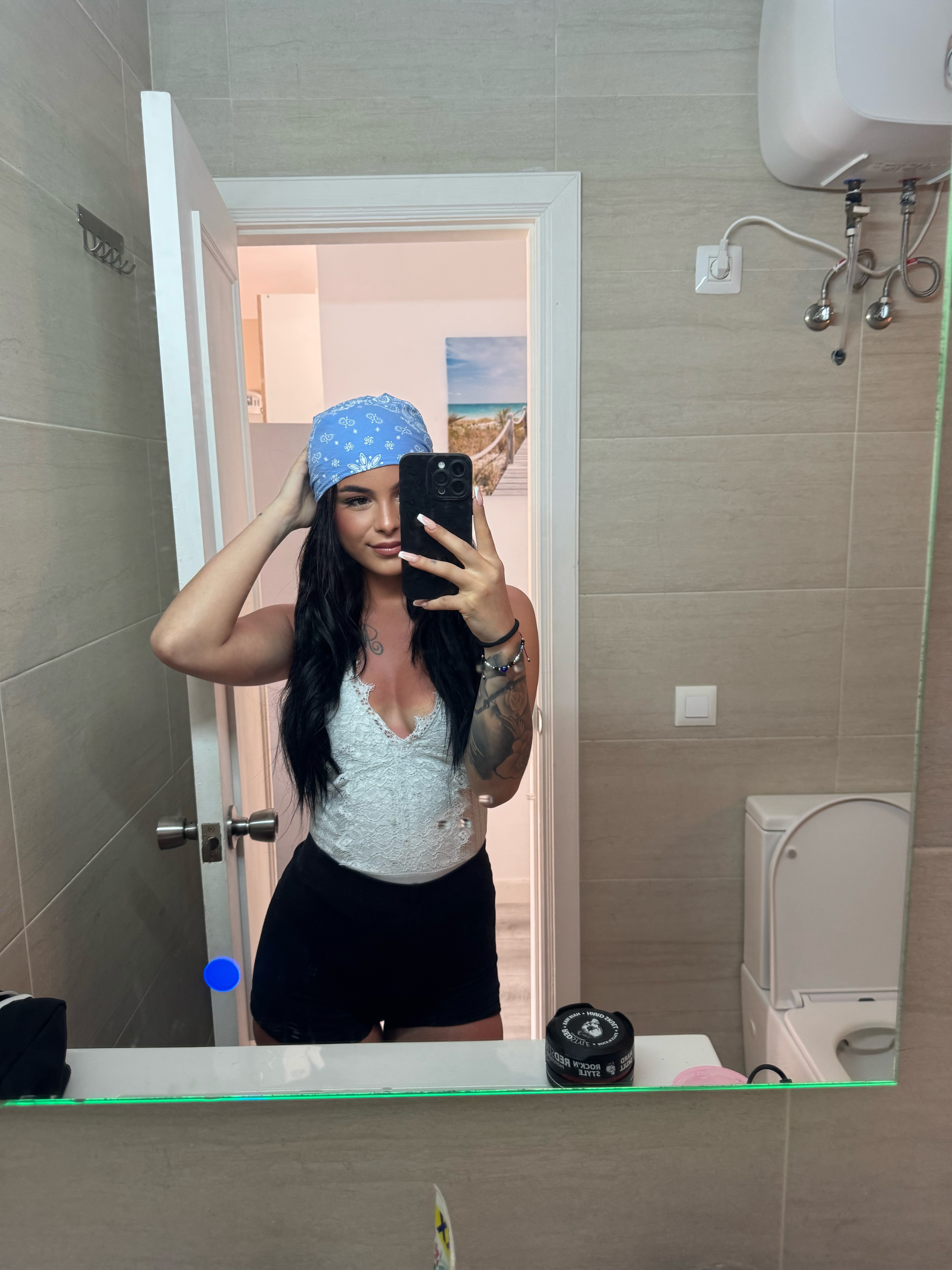 Tinder profile picture for @mariii