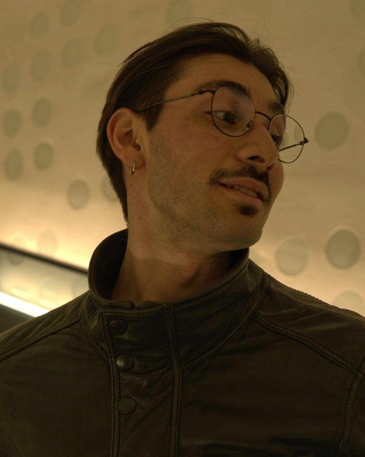 Tinder profile picture for @op