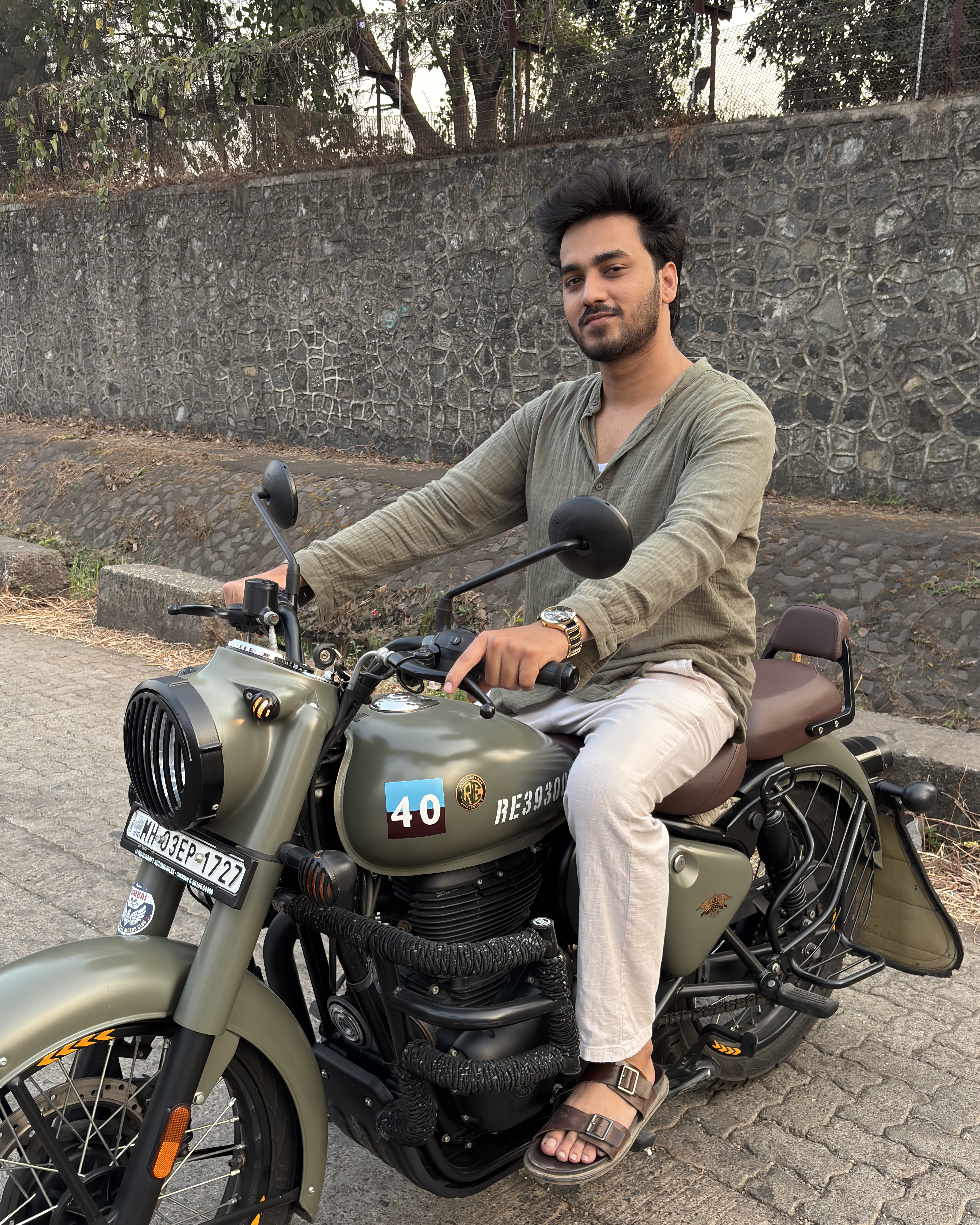 Tinder profile picture for @ishaq
