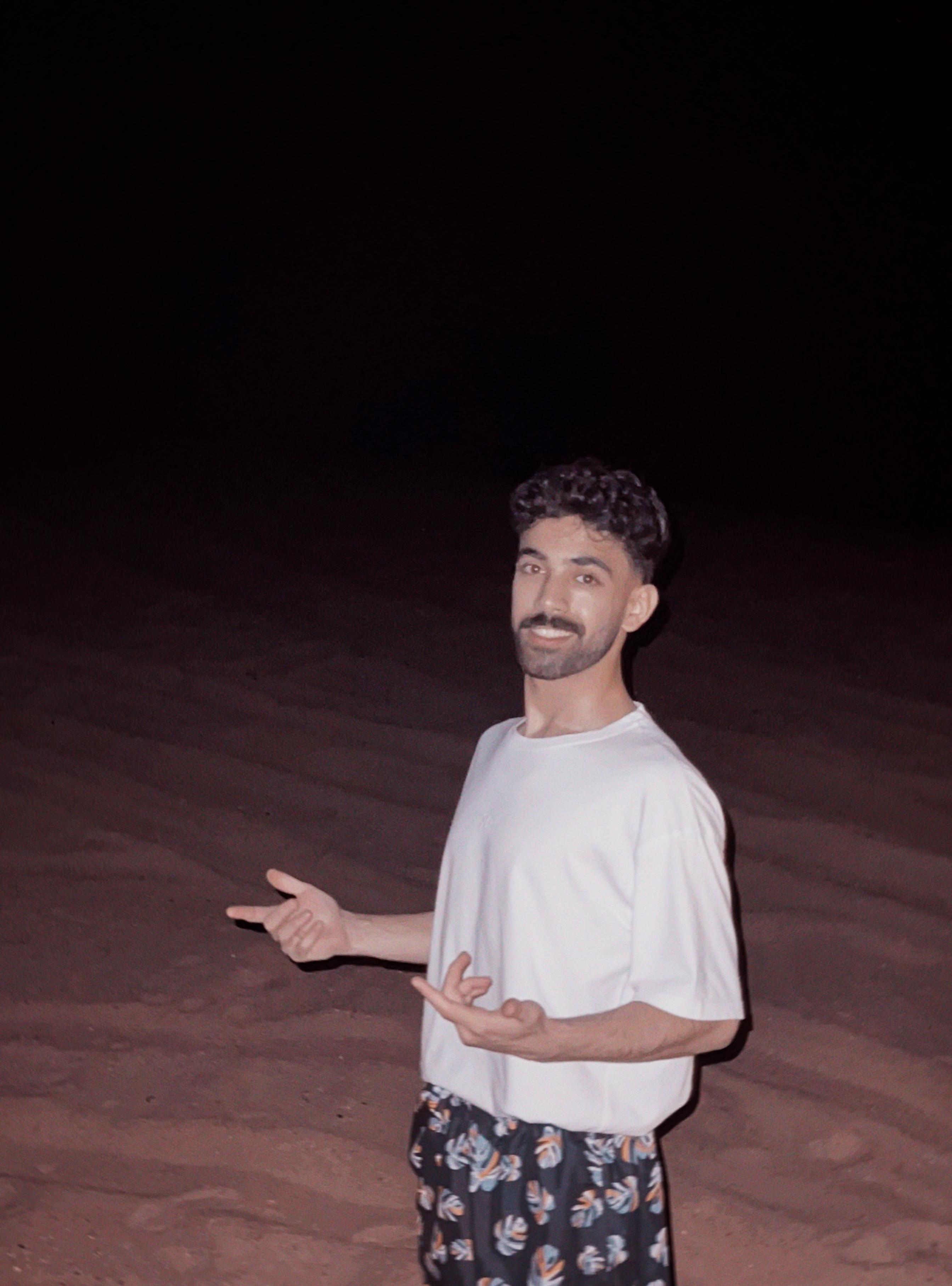 Tinder profile picture for @ln