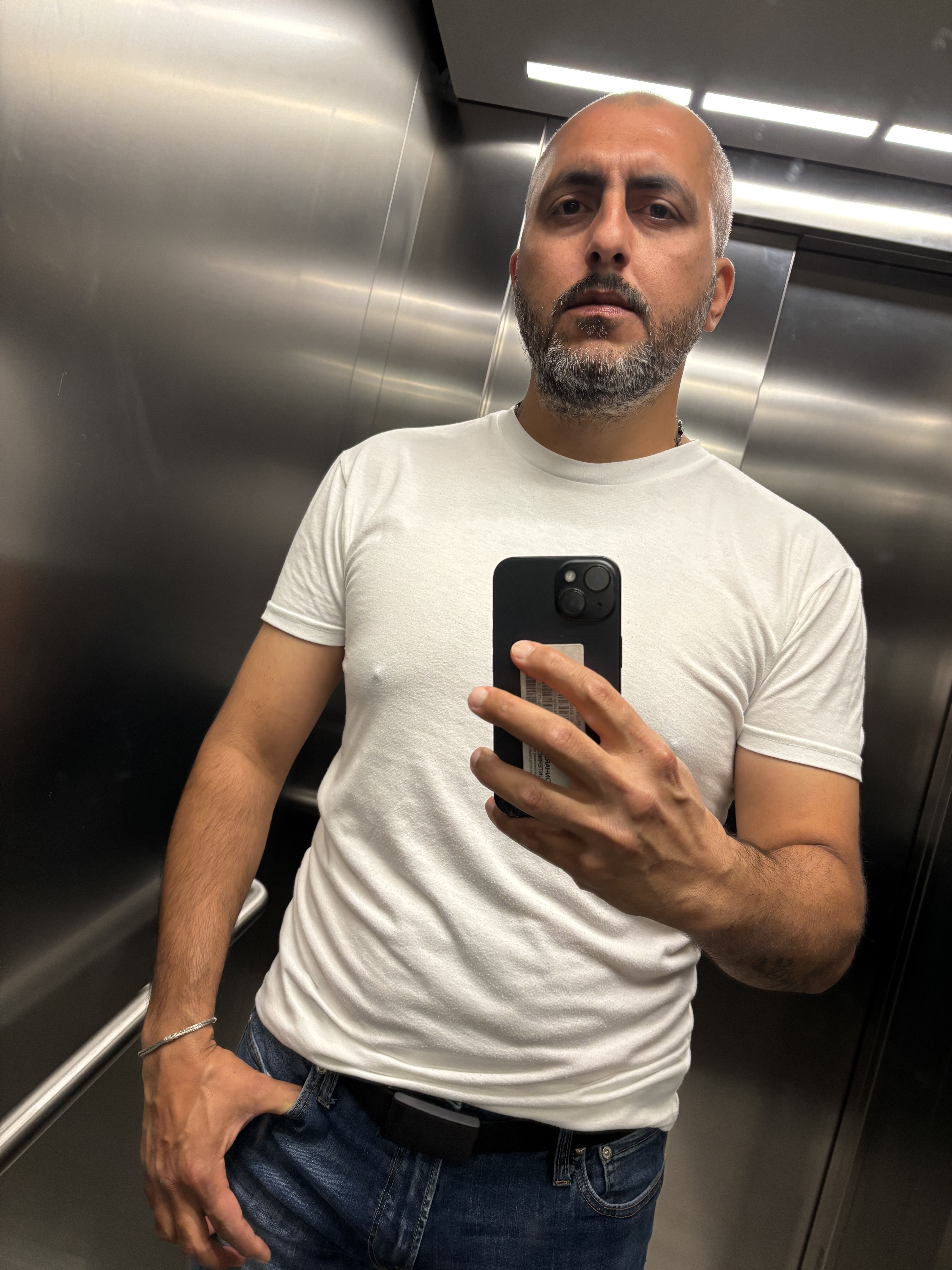 Tinder profile picture for @khanjar
