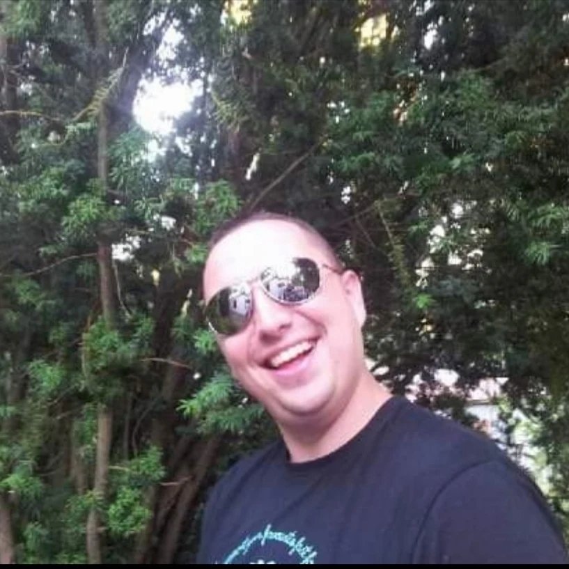 Tinder profile picture for @macnie85