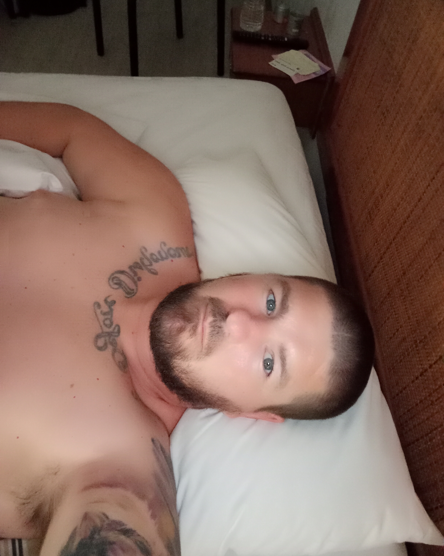 Tinder profile picture for @charismatic