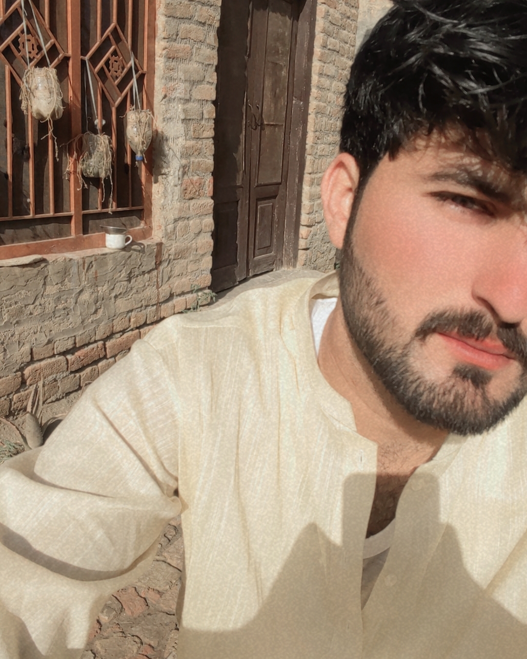 Tinder profile picture for @niazi