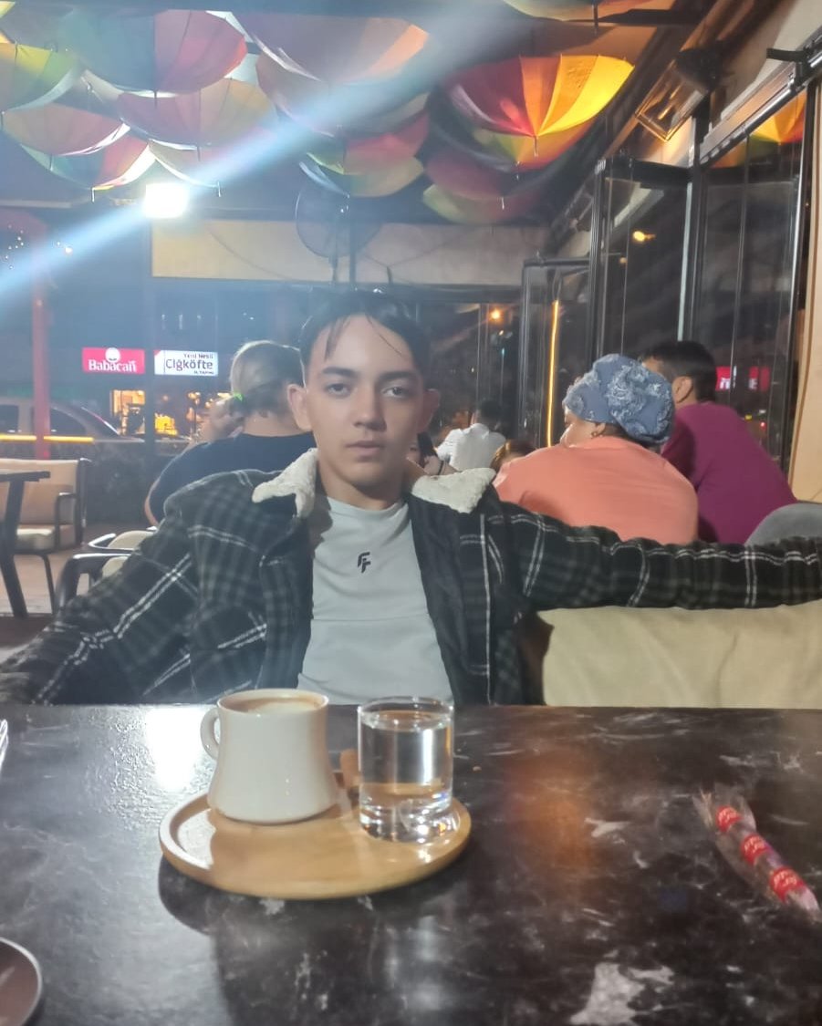 Tinder profile picture for @yusufi