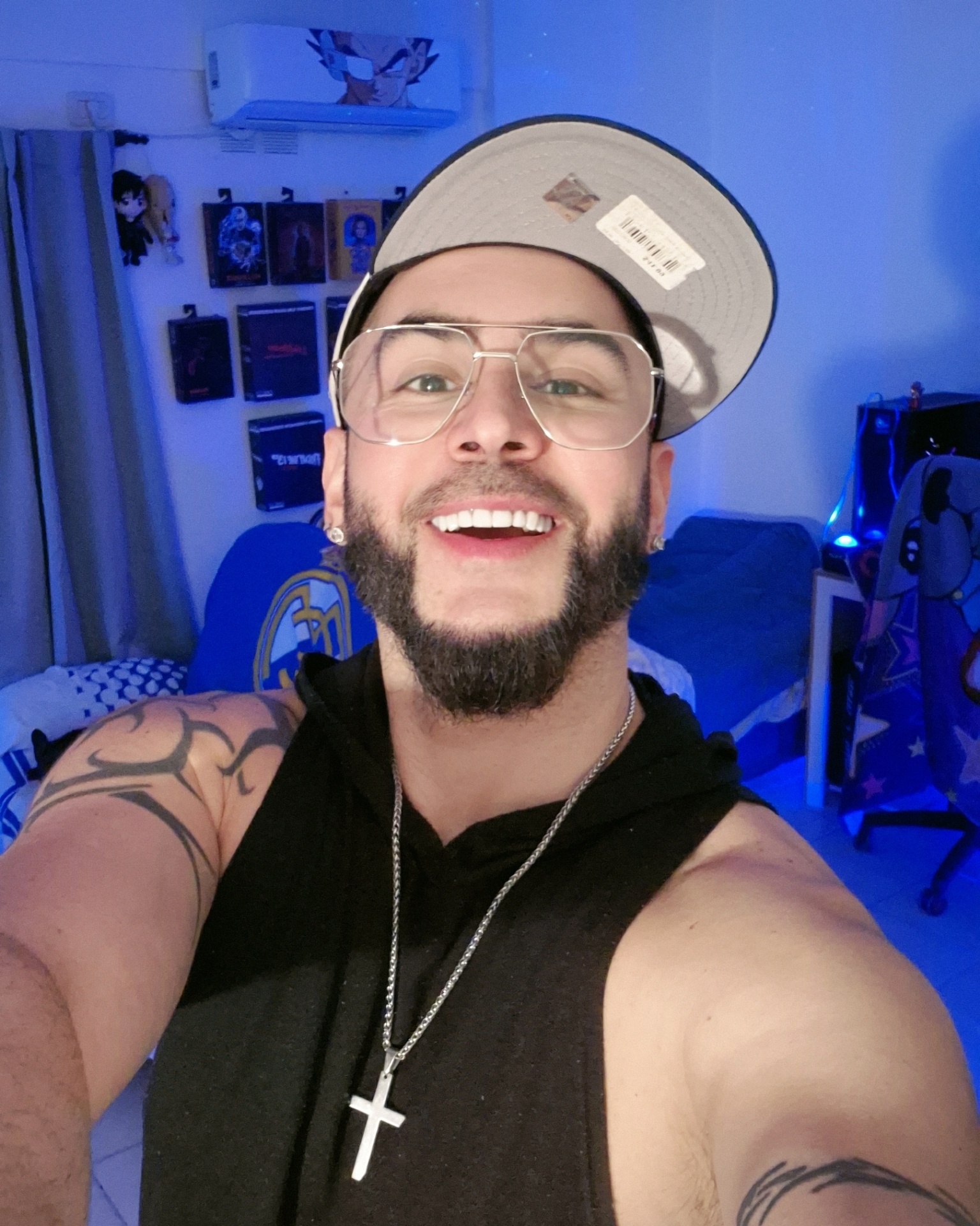 Tinder profile picture for @under
