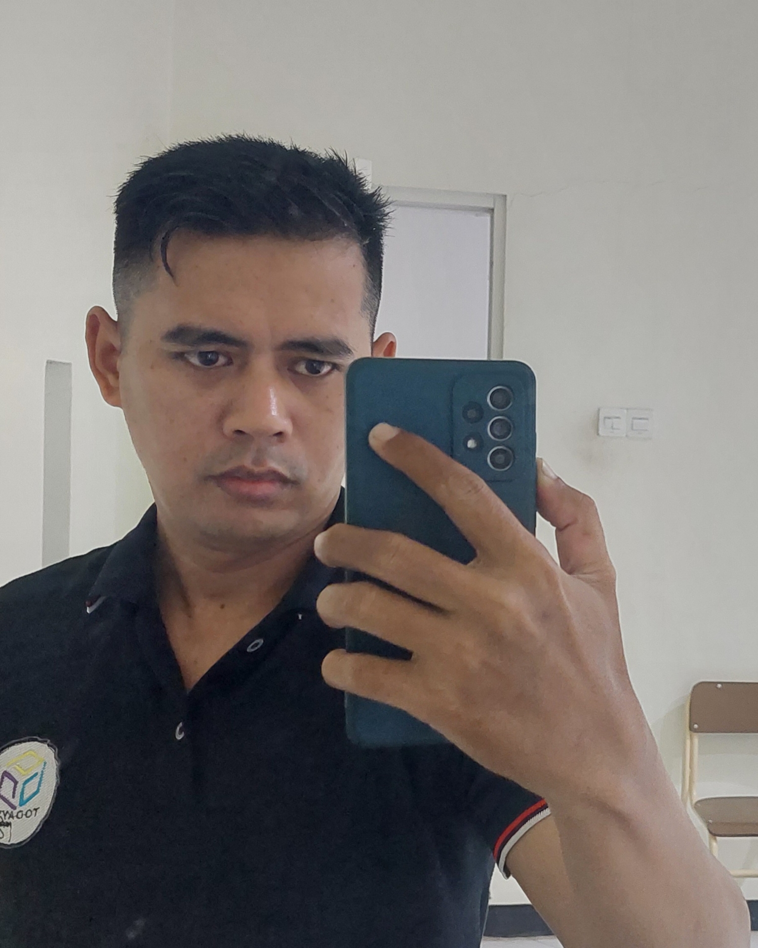 Tinder profile picture for @radit