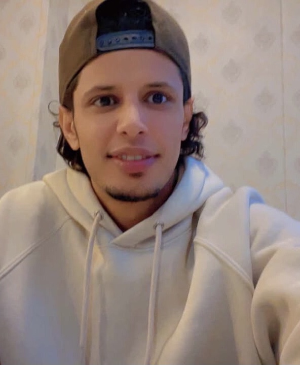 Tinder profile picture for @confirmed