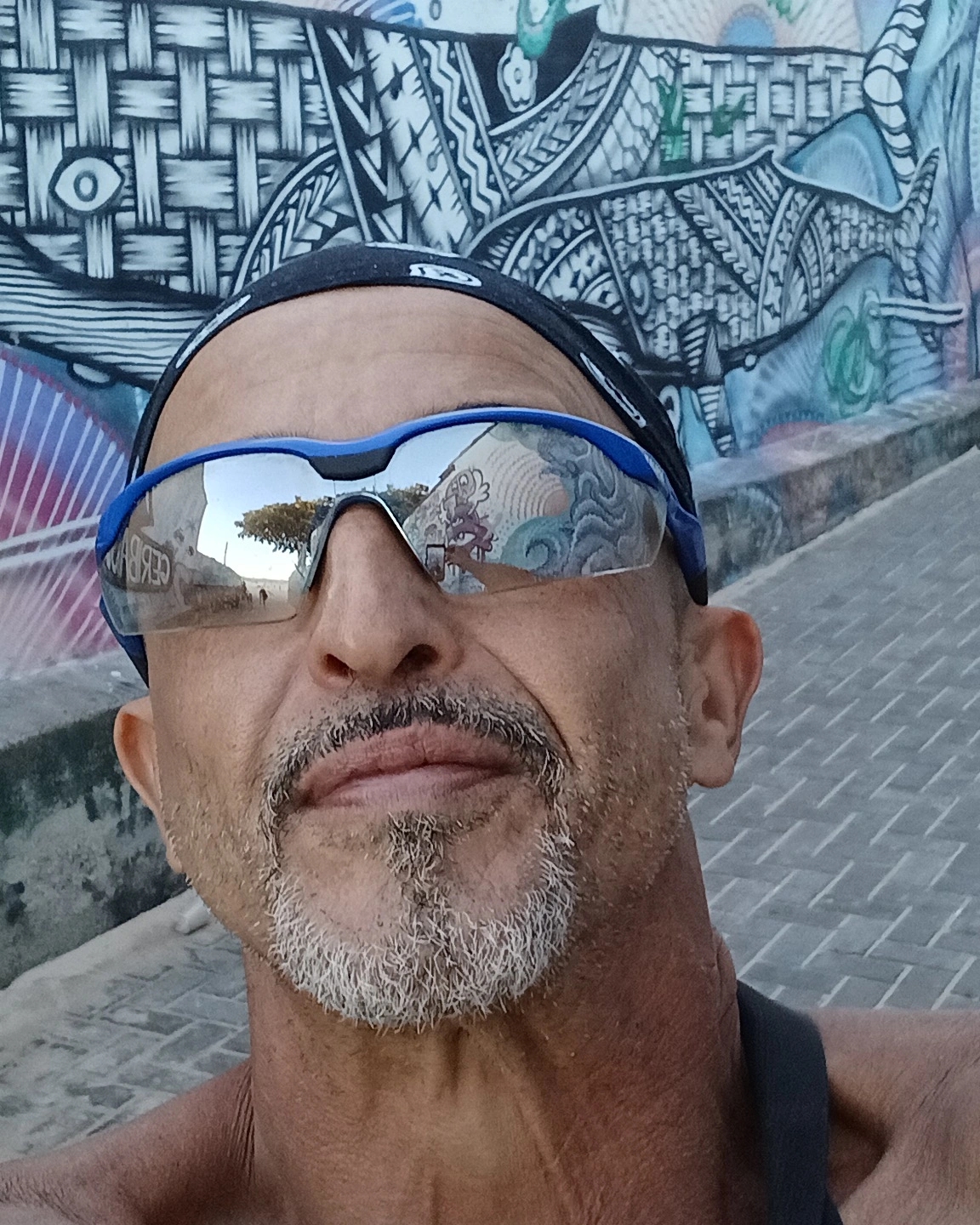Tinder profile picture for @raposinha