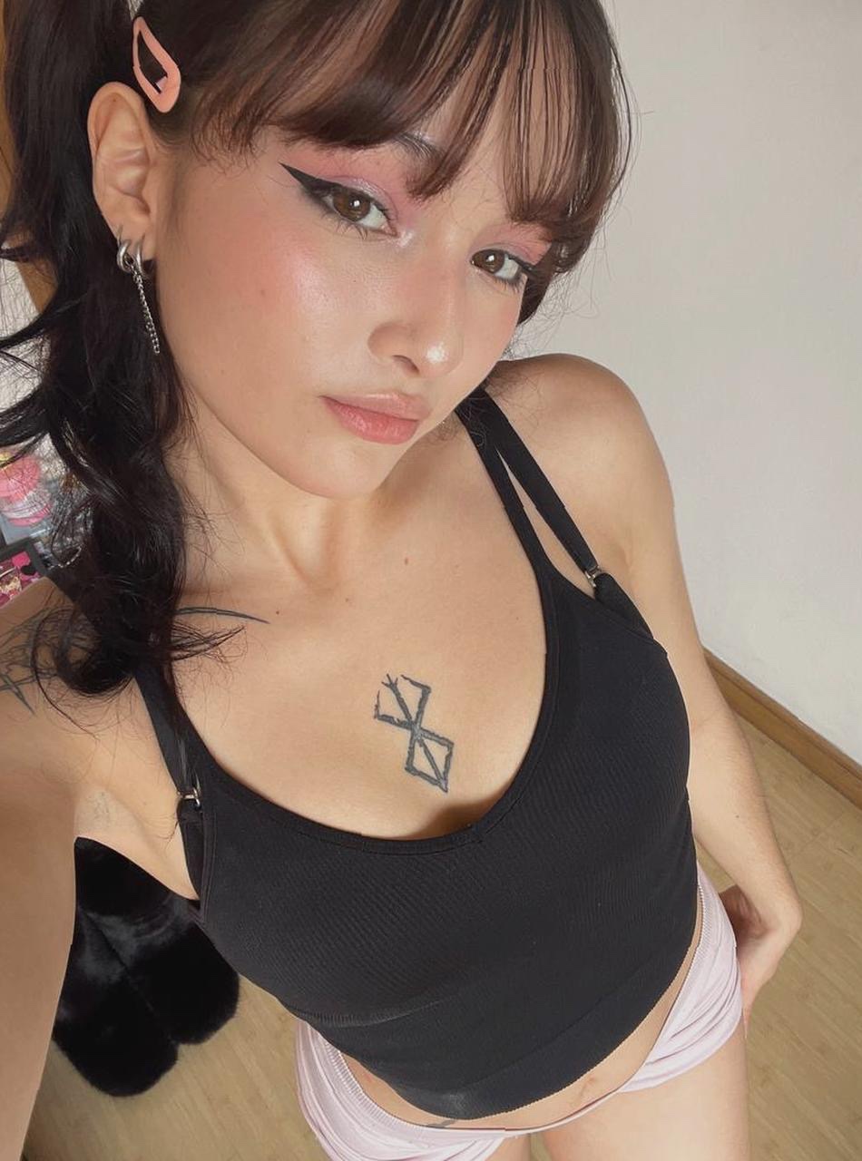 Tinder profile picture for @share