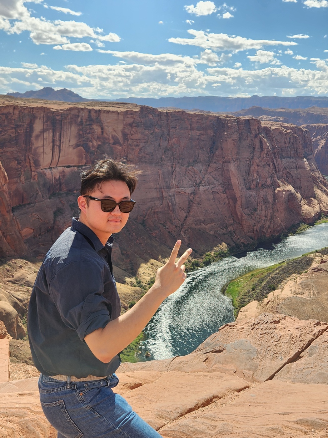 Tinder profile picture for @bin