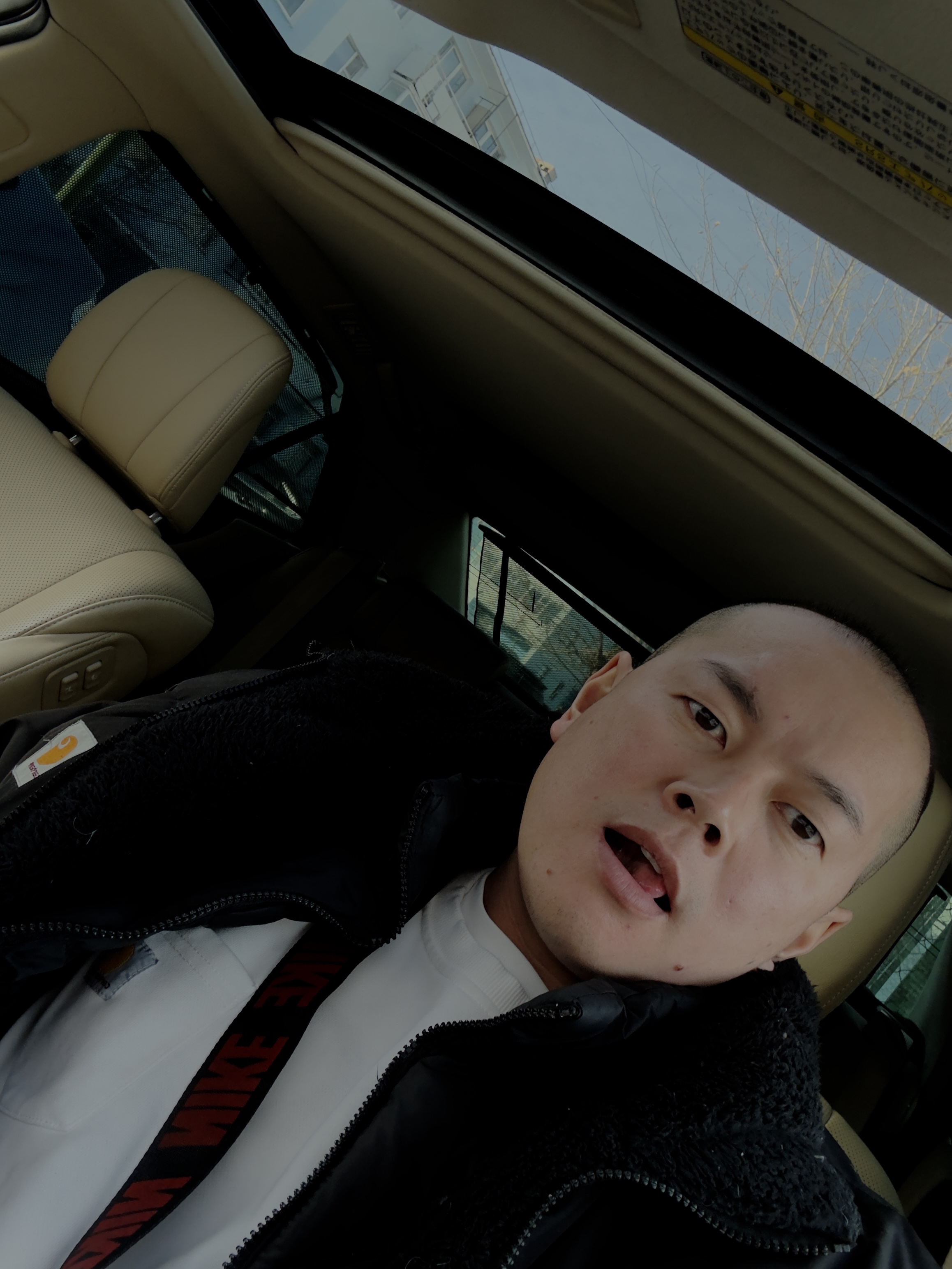Tinder profile picture for @agent