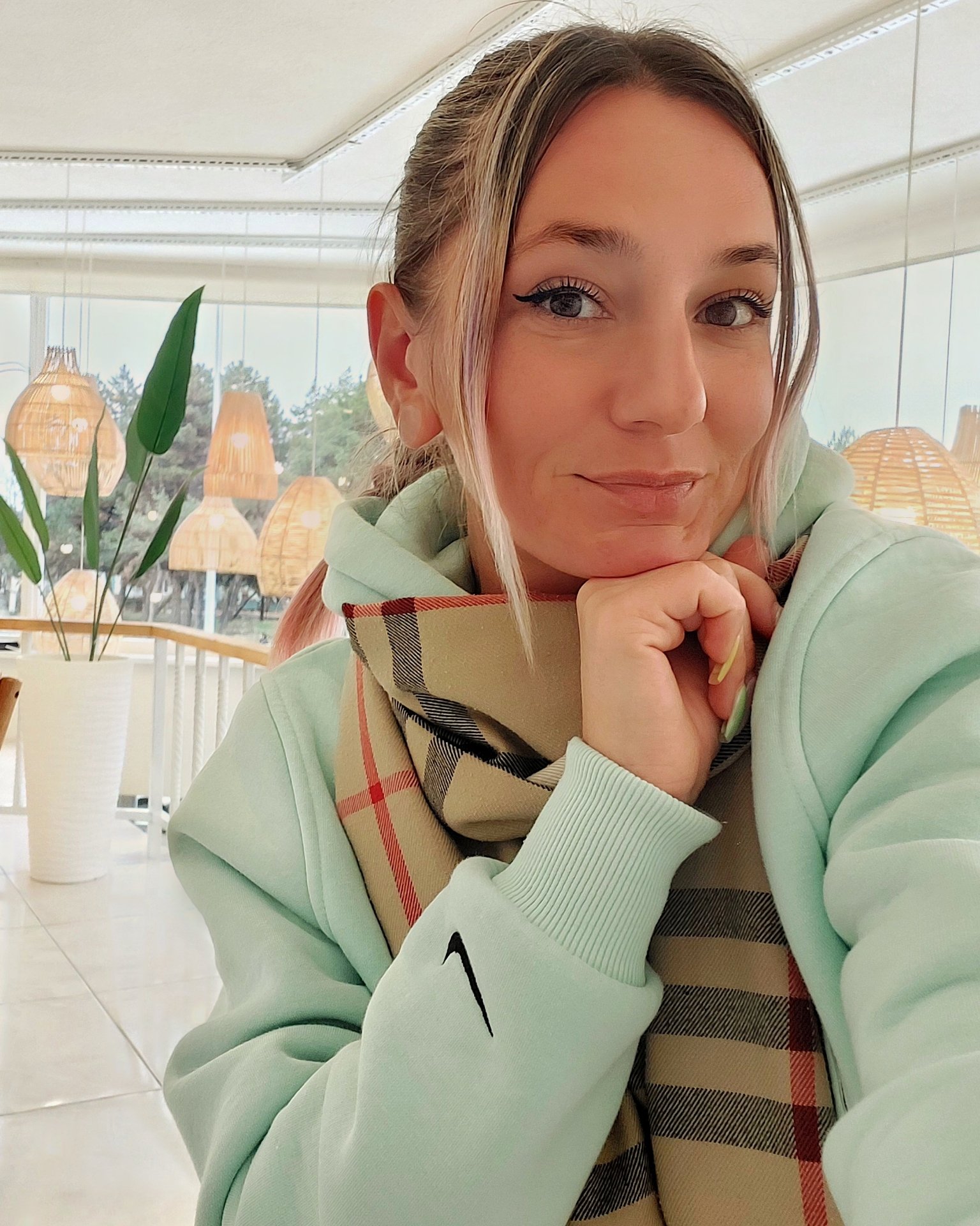 Tinder profile picture for @senorita
