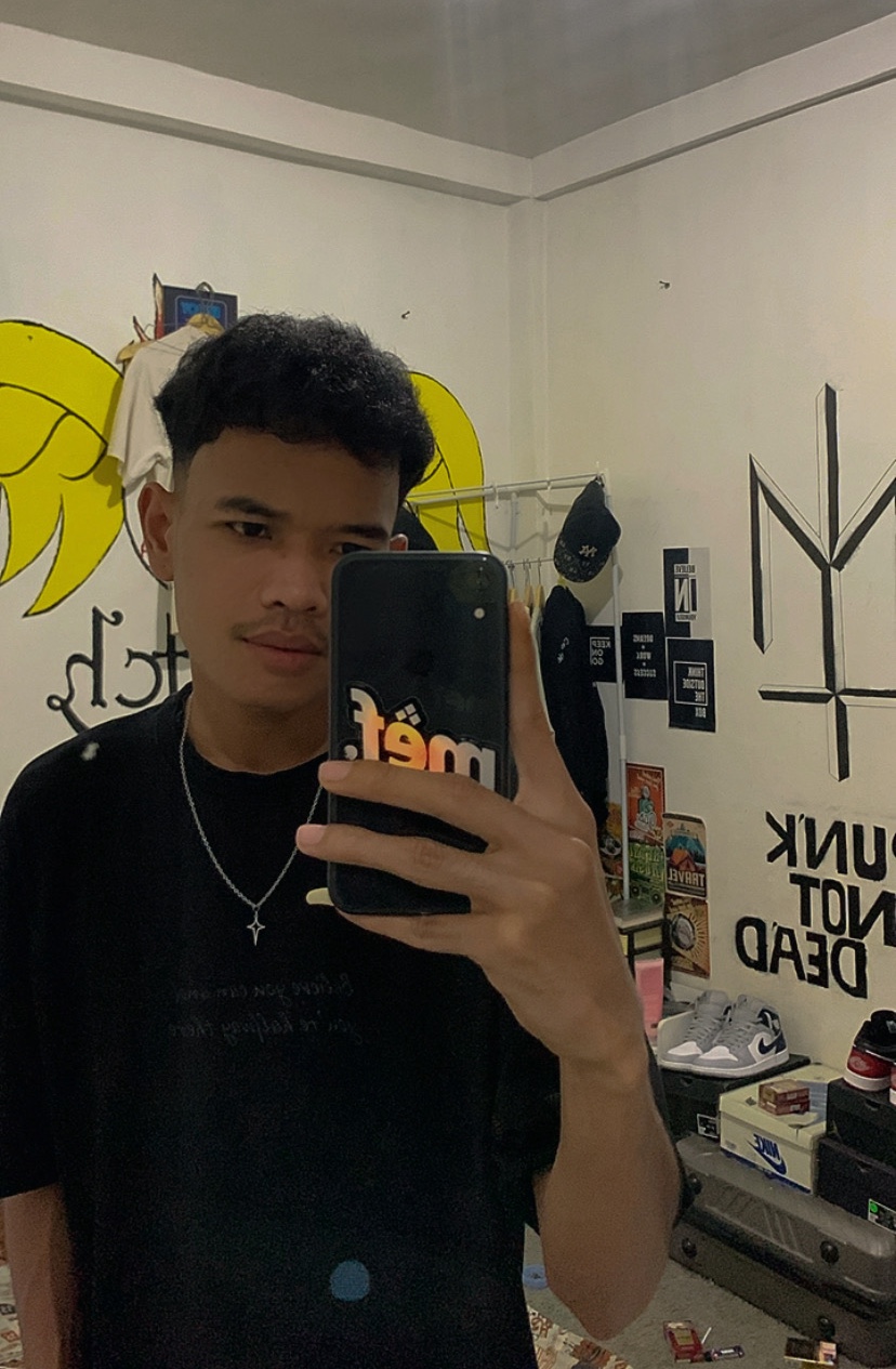 Tinder profile picture for @rm