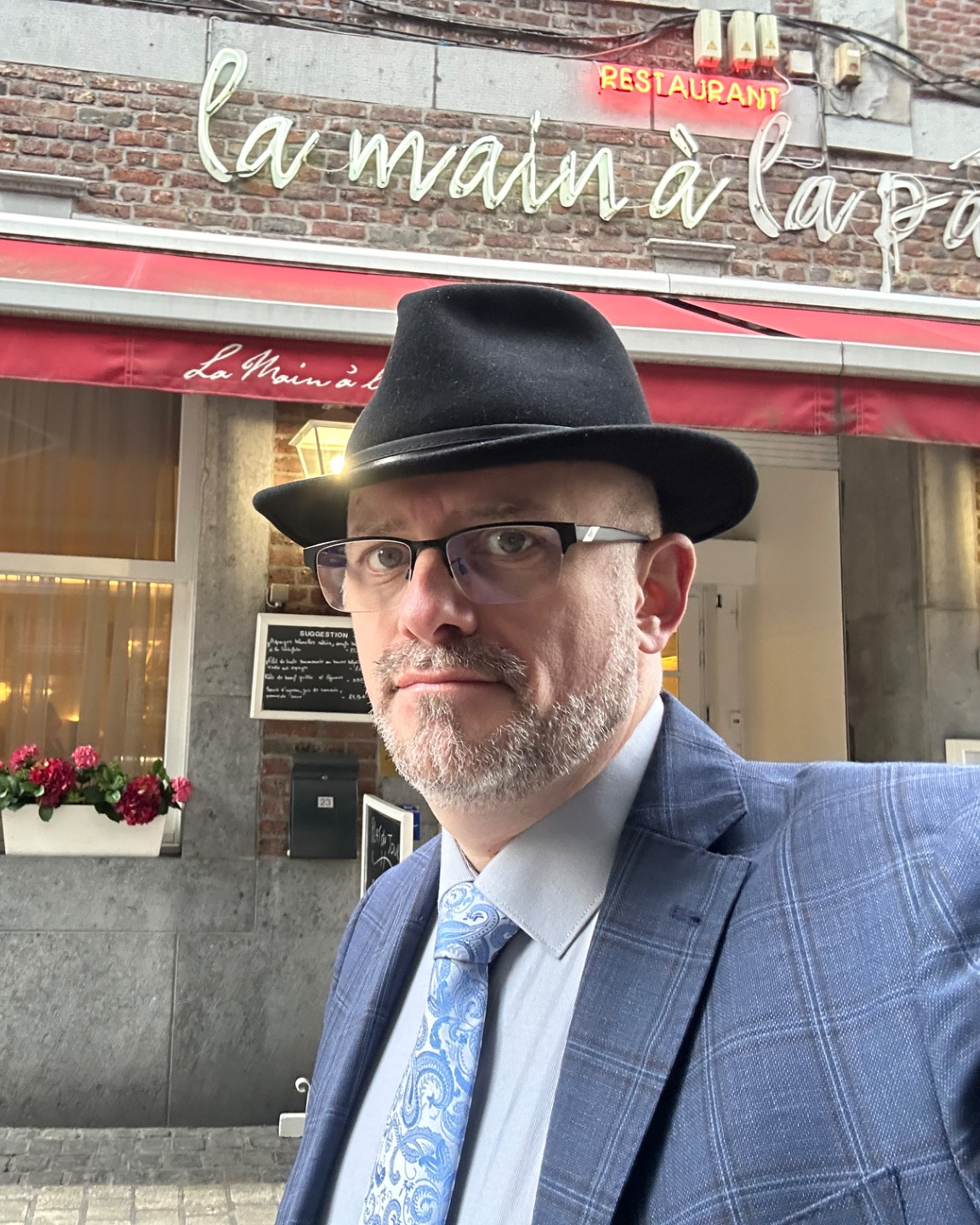 Tinder profile picture for @fi