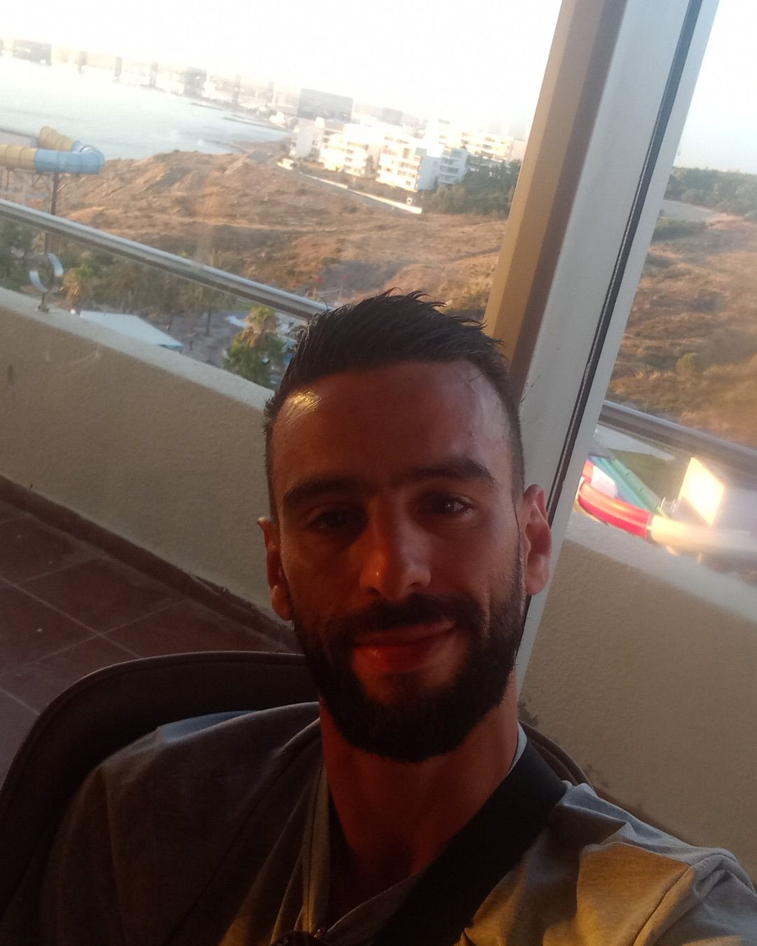 Tinder profile picture for @soli