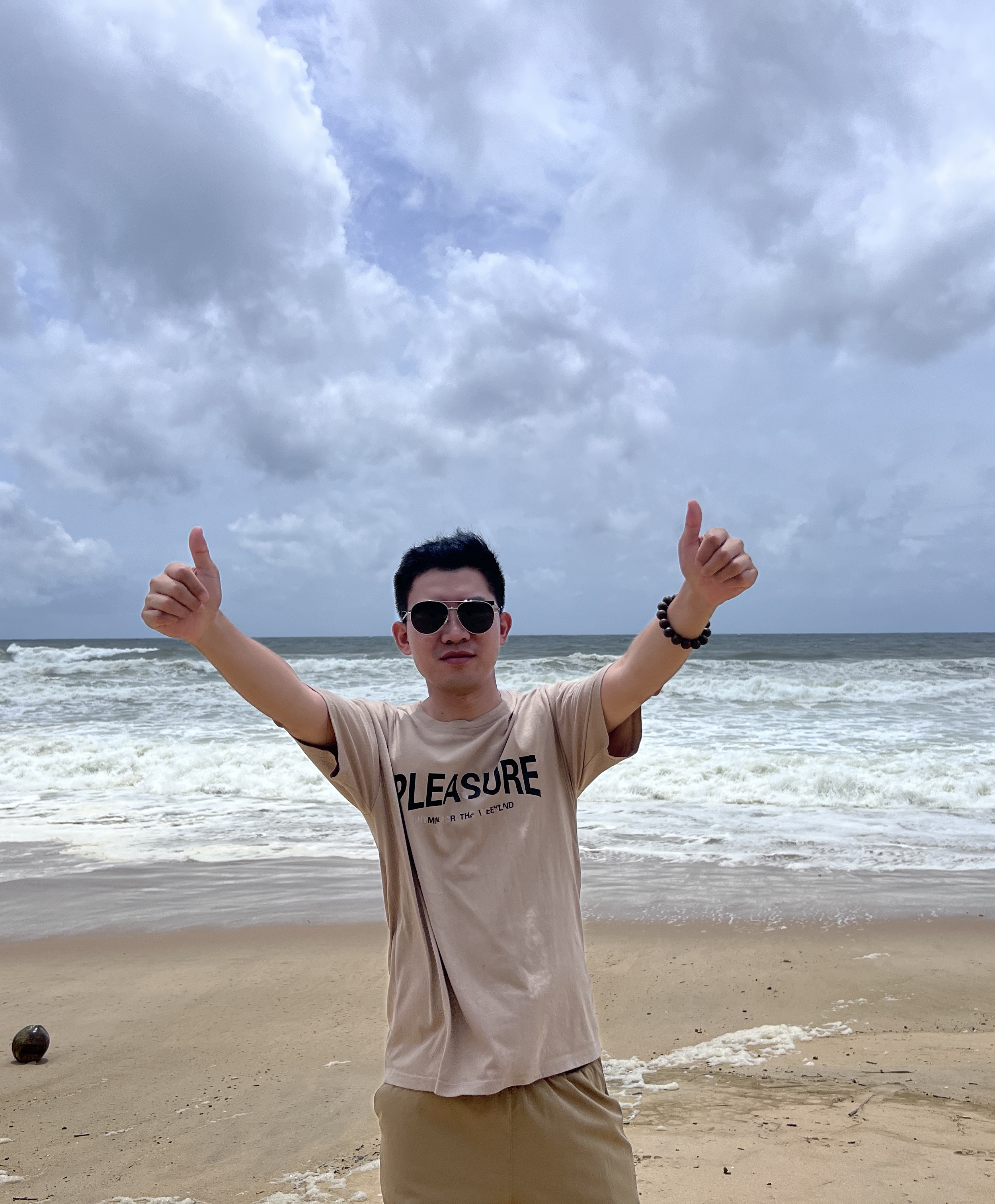 Tinder profile picture for @carey