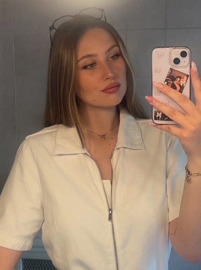 Tinder profile picture for @memos