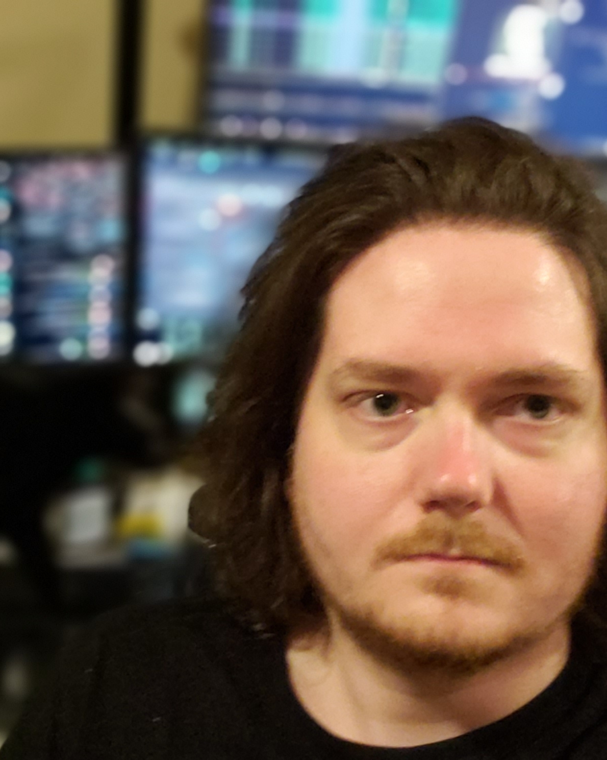 Tinder profile picture for @hallucinate