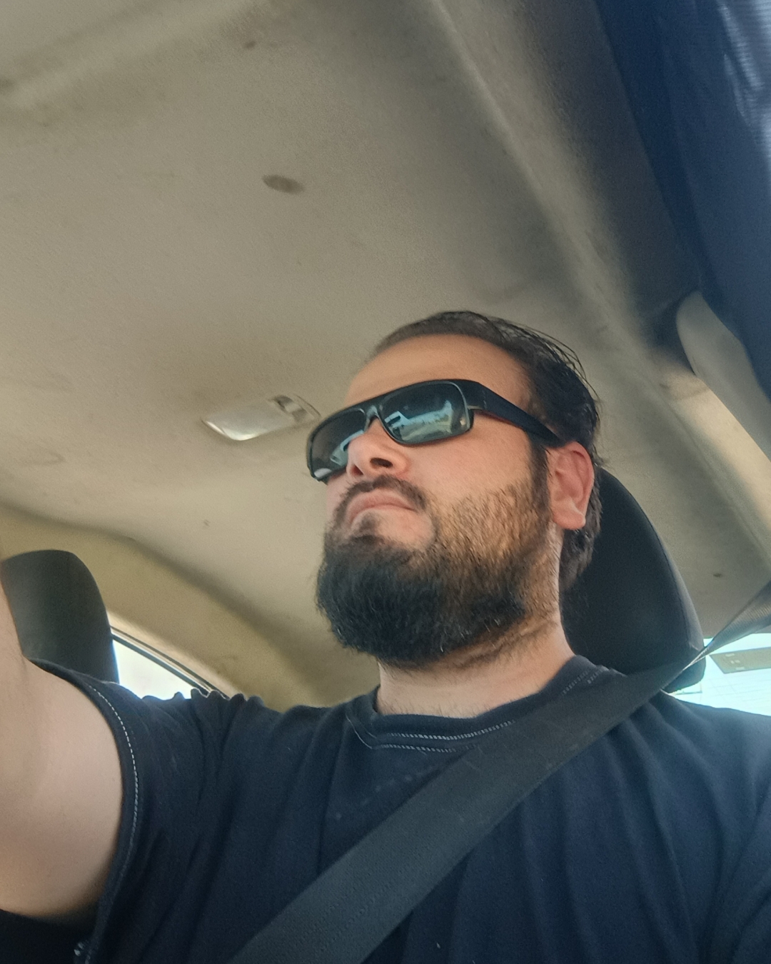 Tinder profile picture for @macro