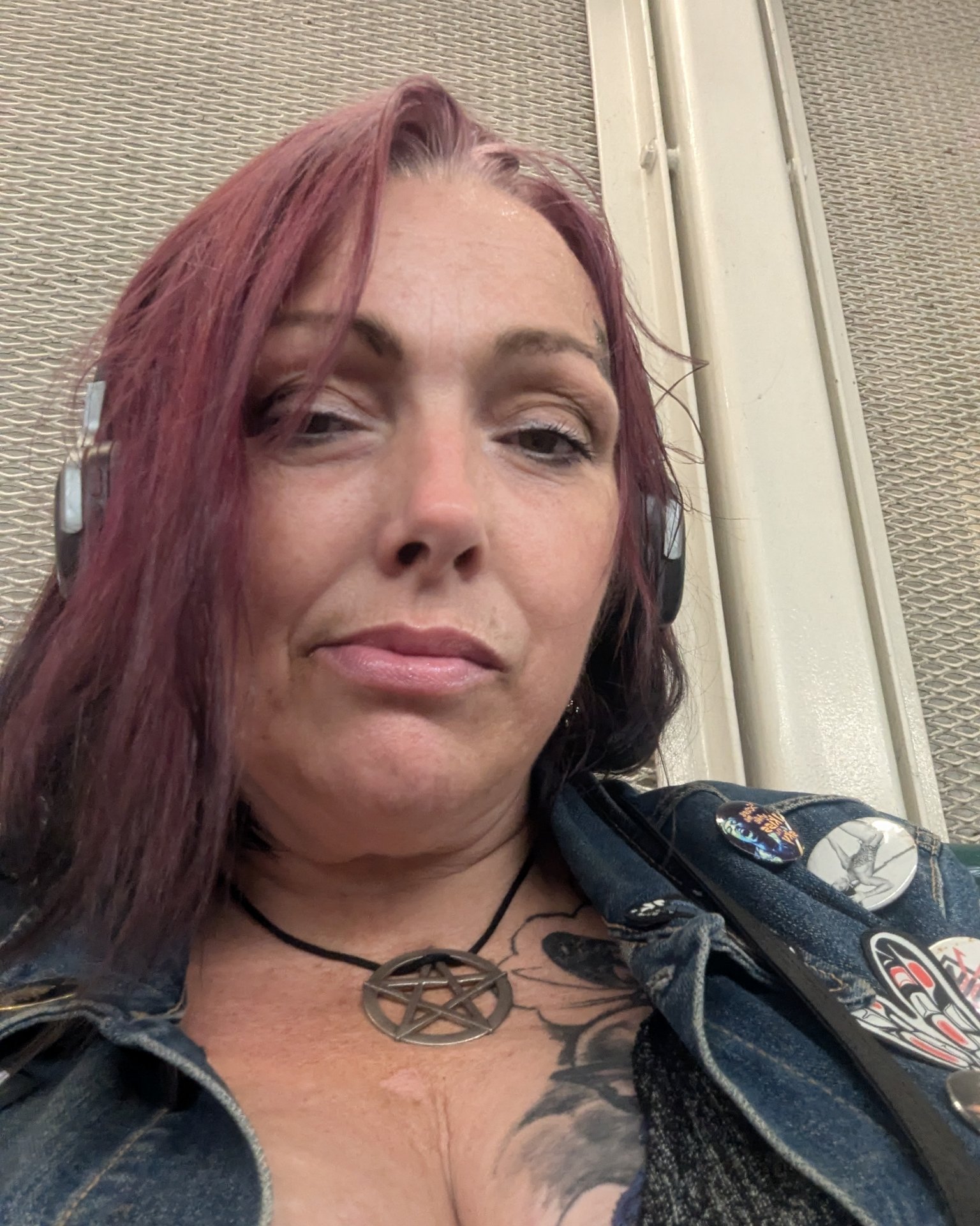 Tinder profile picture for @leela