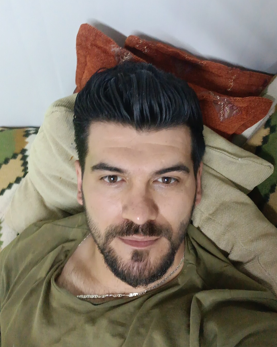 Tinder profile picture for @kubi