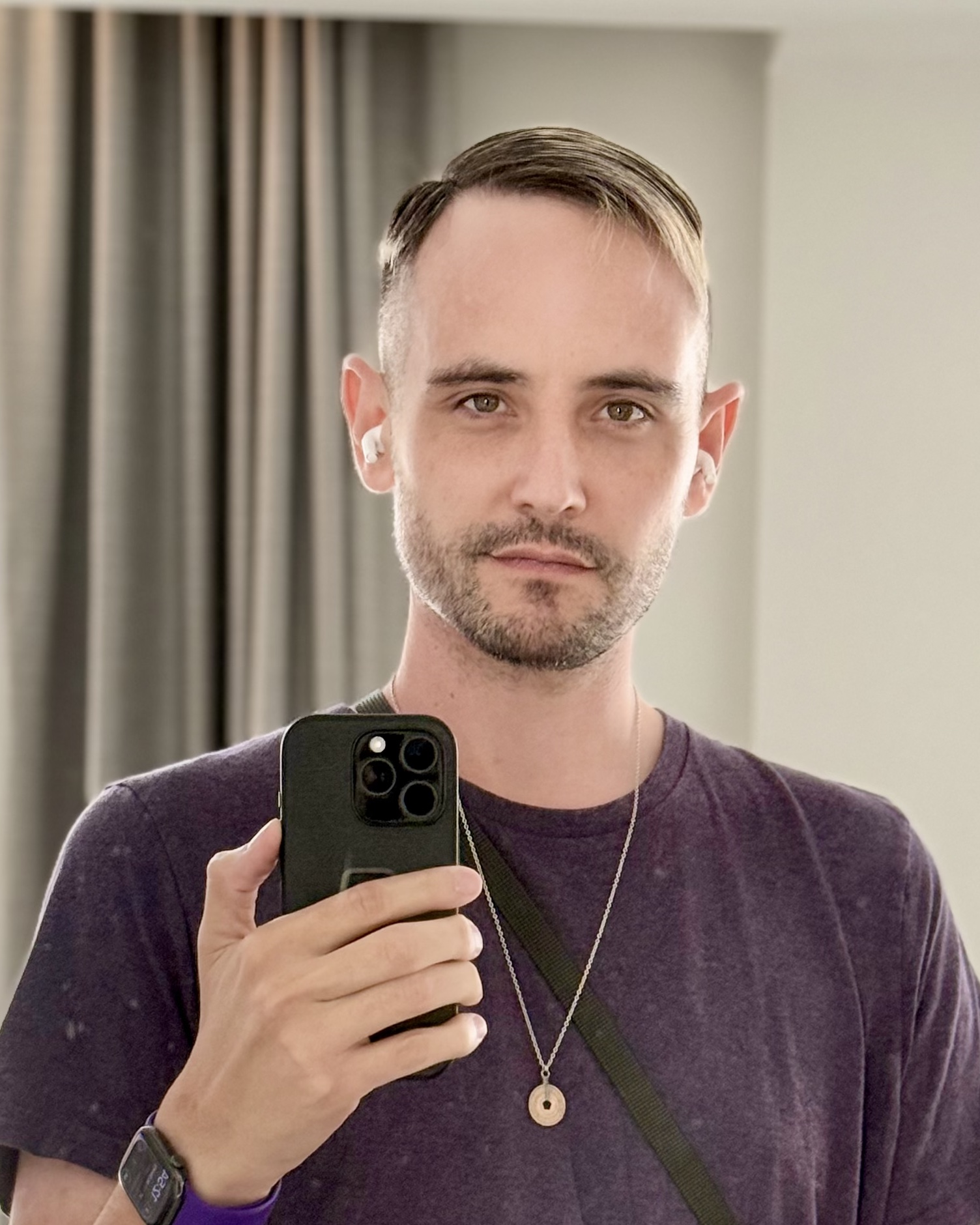 Tinder profile picture for @xhtml