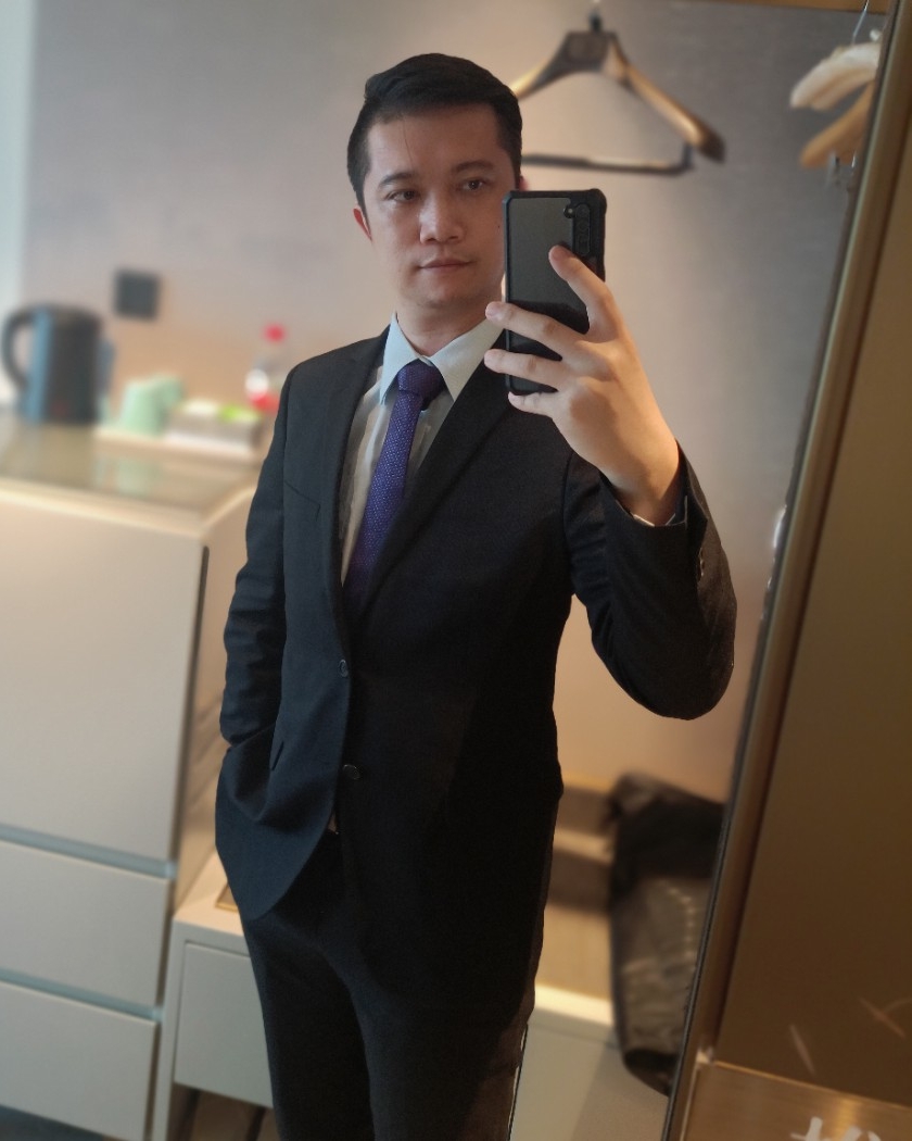 Tinder profile picture for @lit